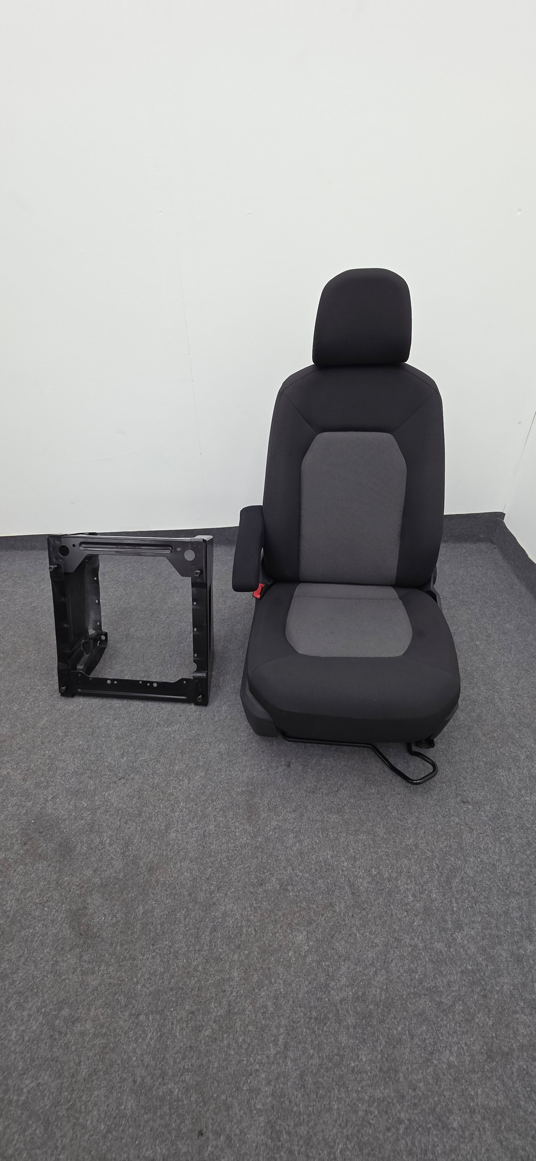 Seat VW Crafter II MAN TGE 2017-2024 passenger seat single + Base   image 2