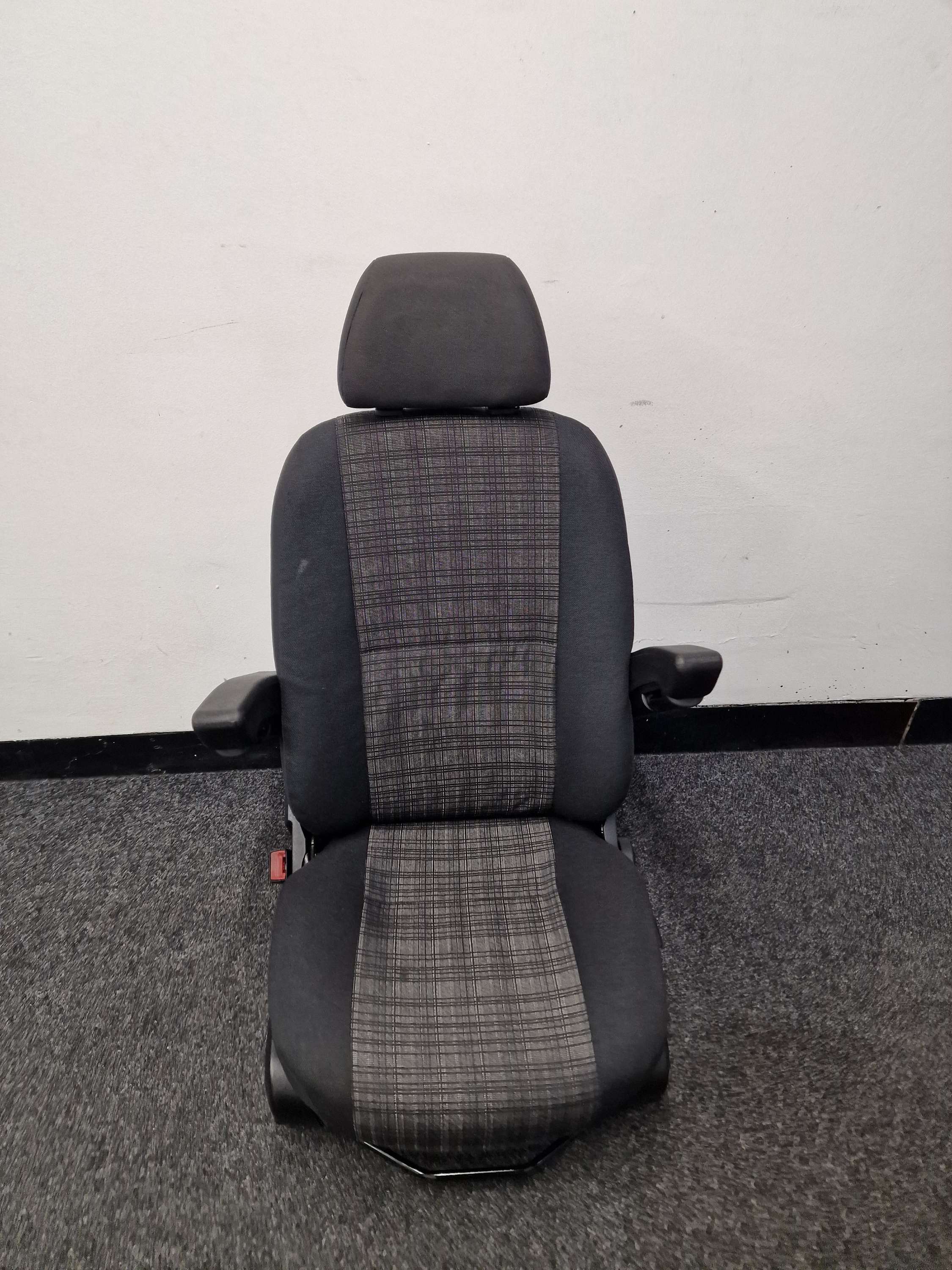 Mercedes Sprinter Passenger Single Seat 2006-17 image 8