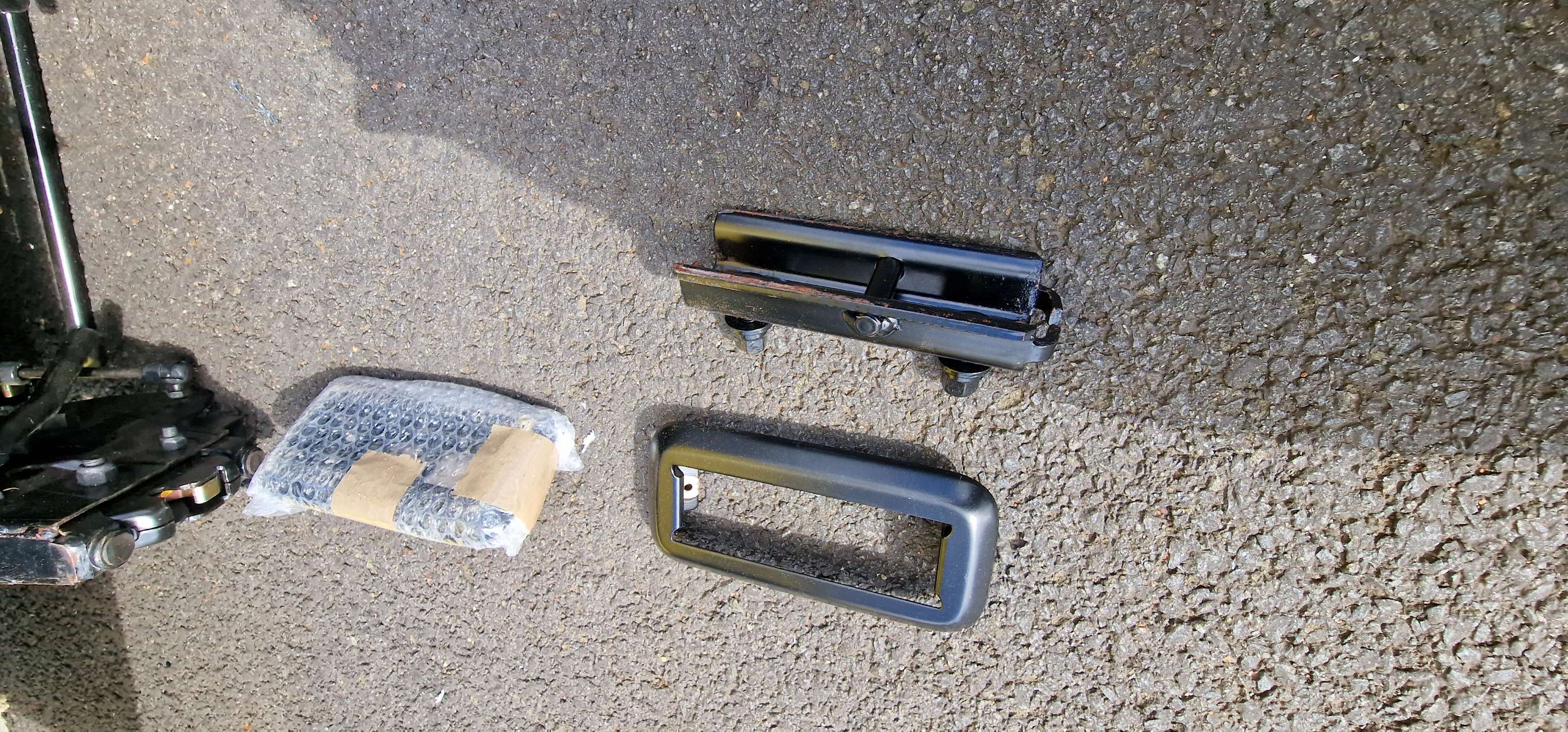 Vw  T5 / T6 /T6.1 Kombi Rear Triple  Bench Seat with Ra il and Seat Belt image 5