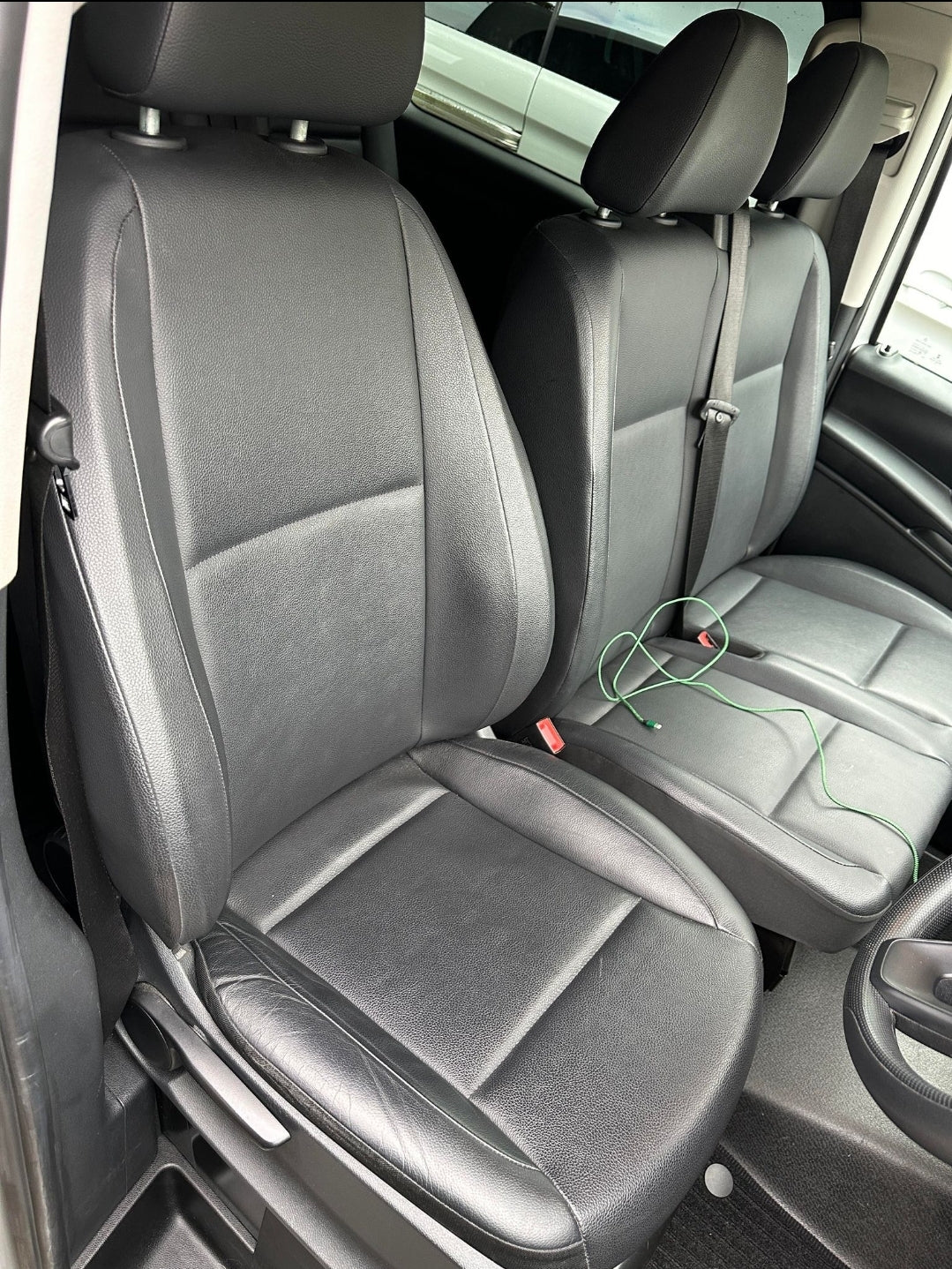 Mercedes Vito Double seat Converting to Single Passenger Seat with 1 armrest  image 0