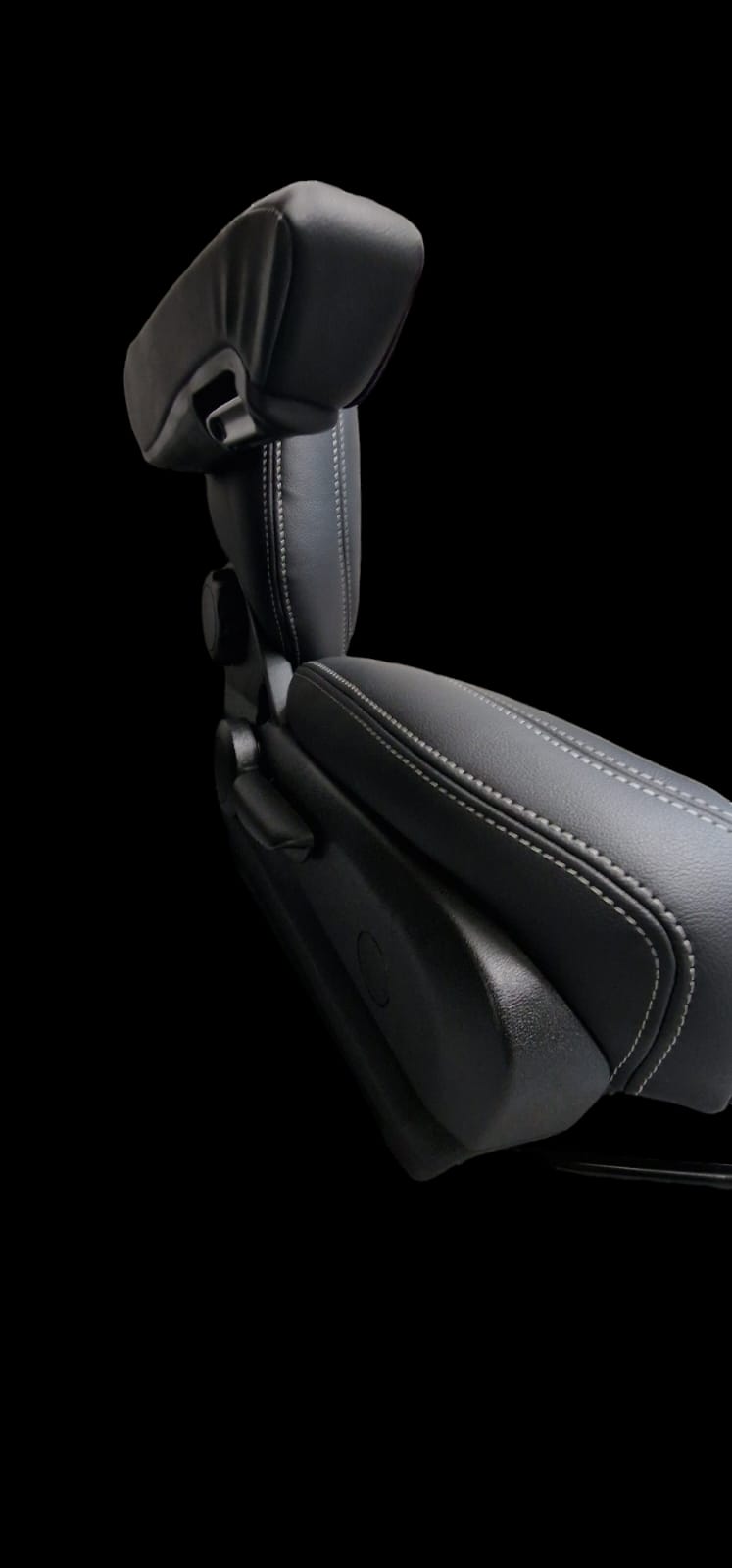 Mercedes Sprinter Captain Seats in Black and grey image 1