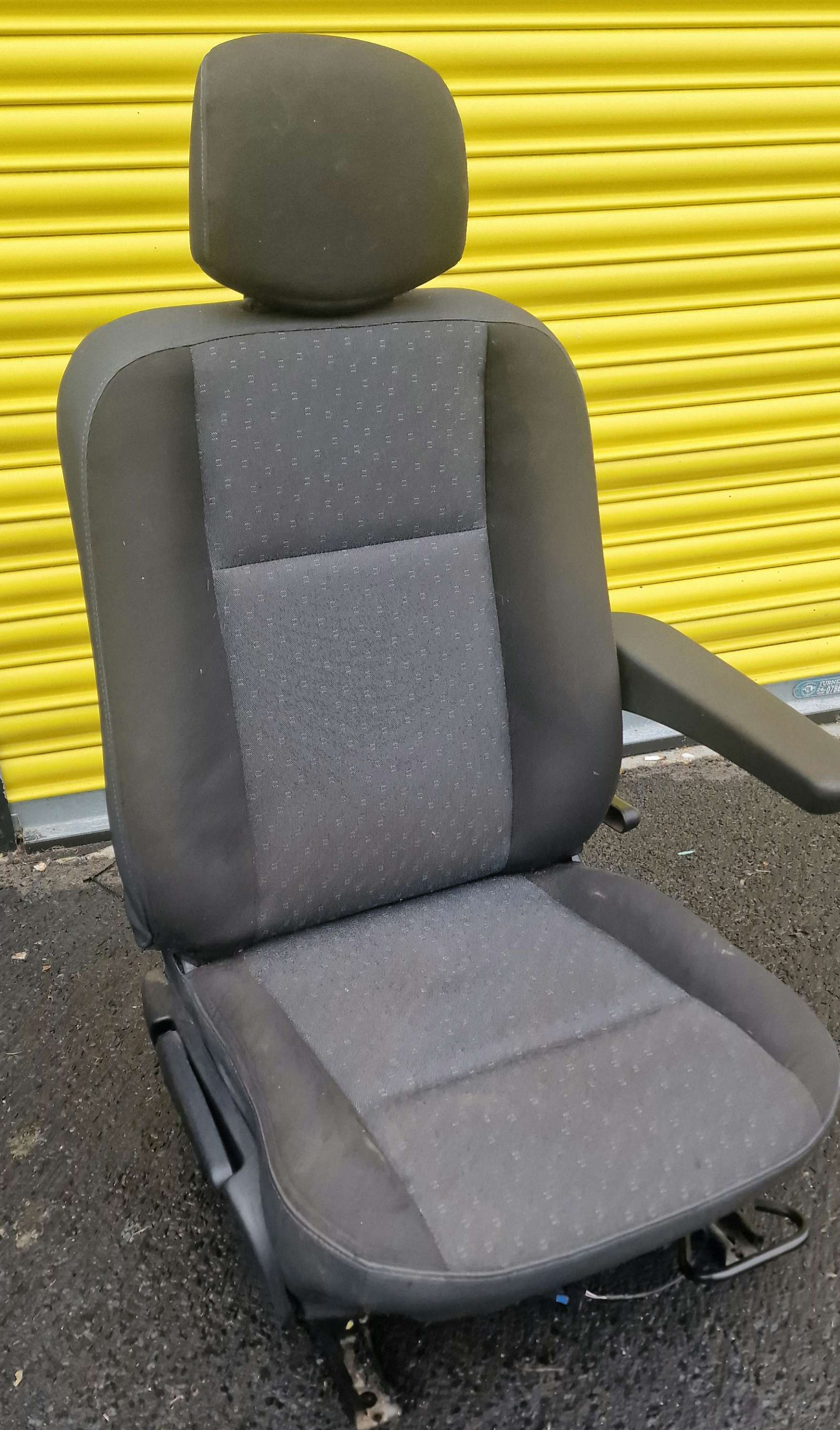 Renault Master /  Movano NV400 -  Drivers Seat  2010-Onward image 3