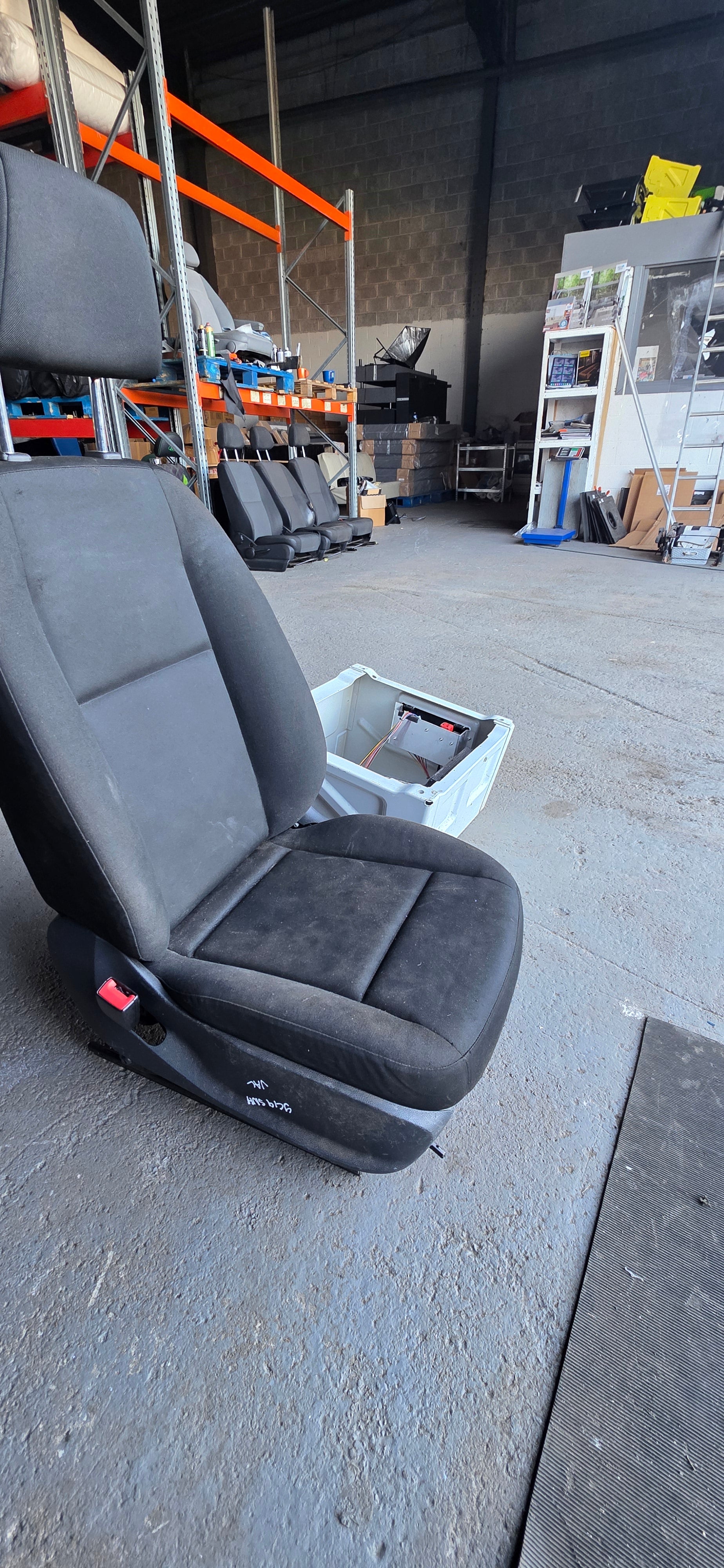 Mercedes Sprinter W907 Passenger Single Seat + Free Base  image 2