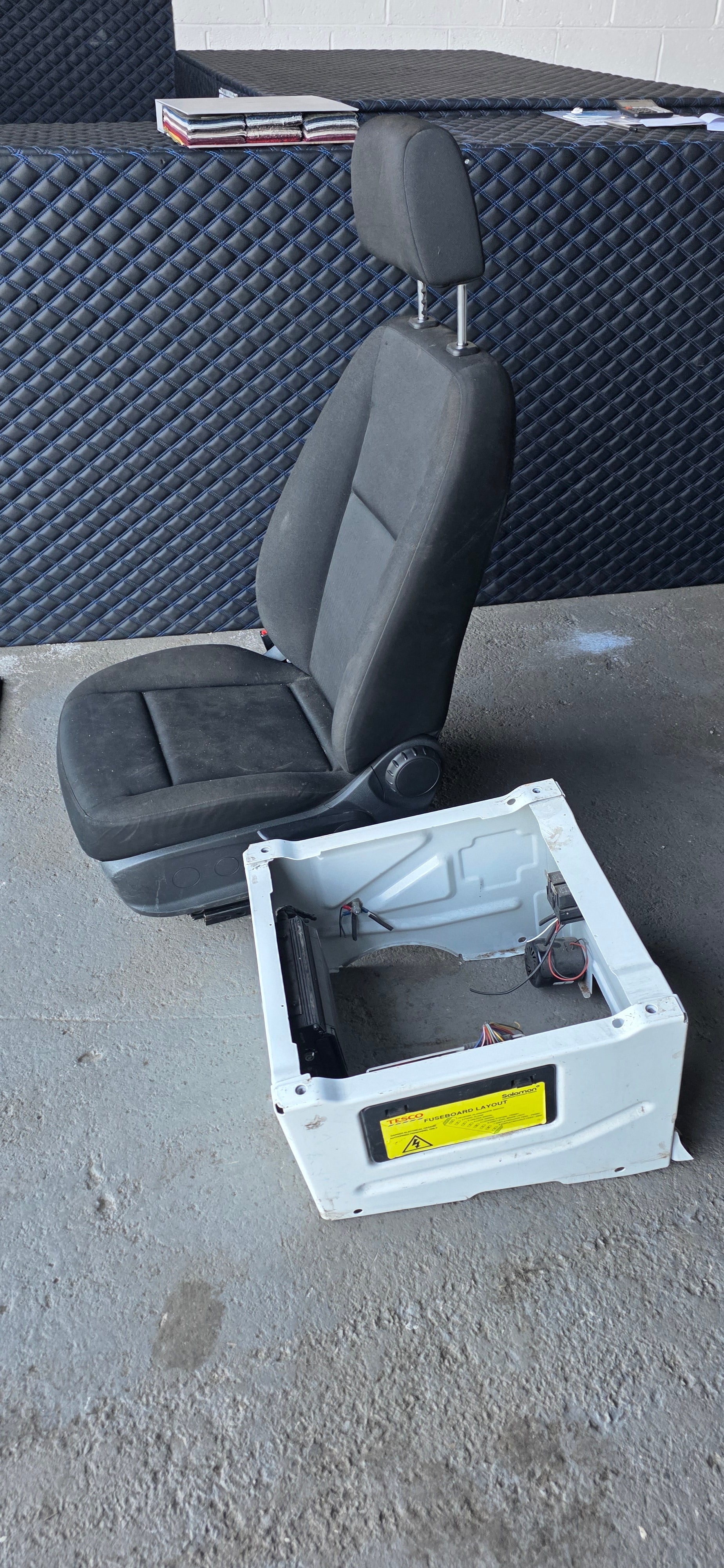 Mercedes Sprinter W907 Passenger Single Seat + Free Base  image 3