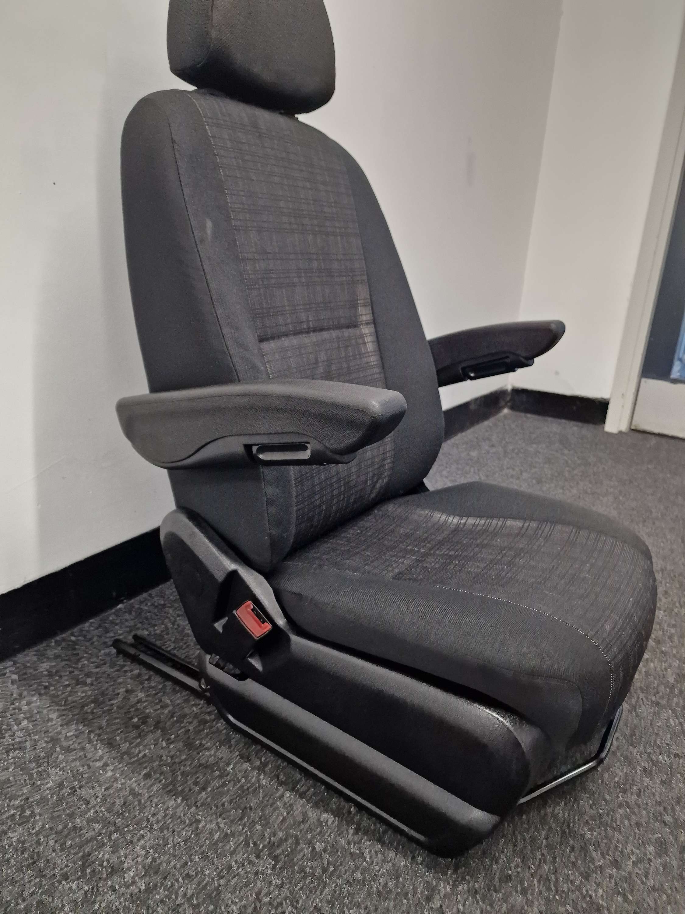 Mercedes Sprinter Passenger Single Seat 2006-17 image 4