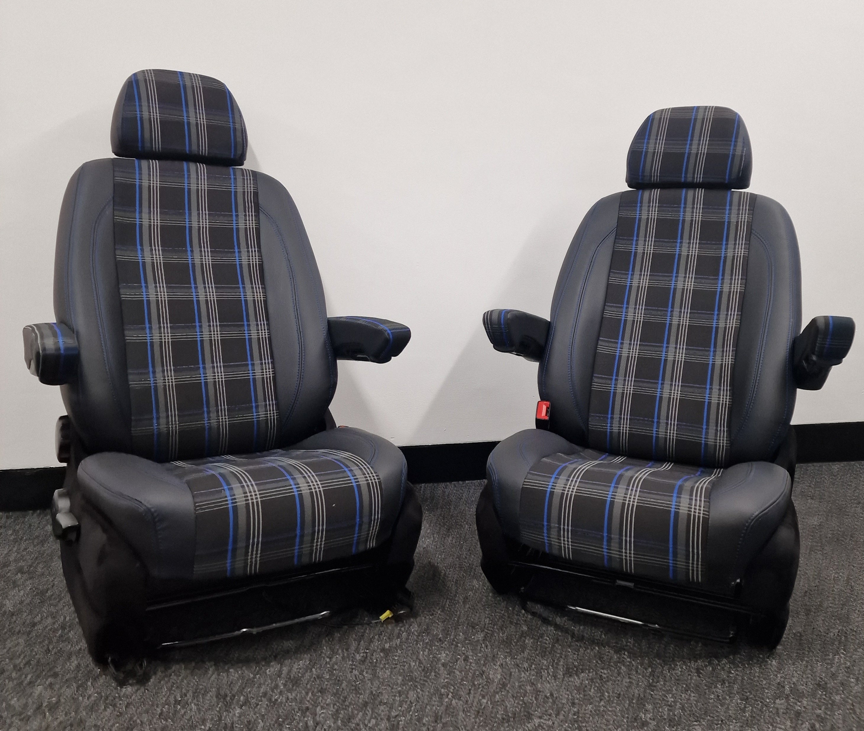 Mercedes Sprinter / Vw Crafter Captain 07/2017 Seats   image 1