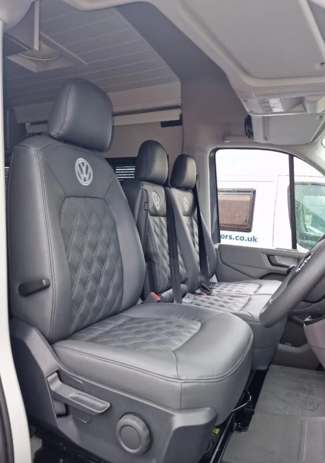 Vw Crafter 2018 Driver Seat And Double Passenger Seat image 2