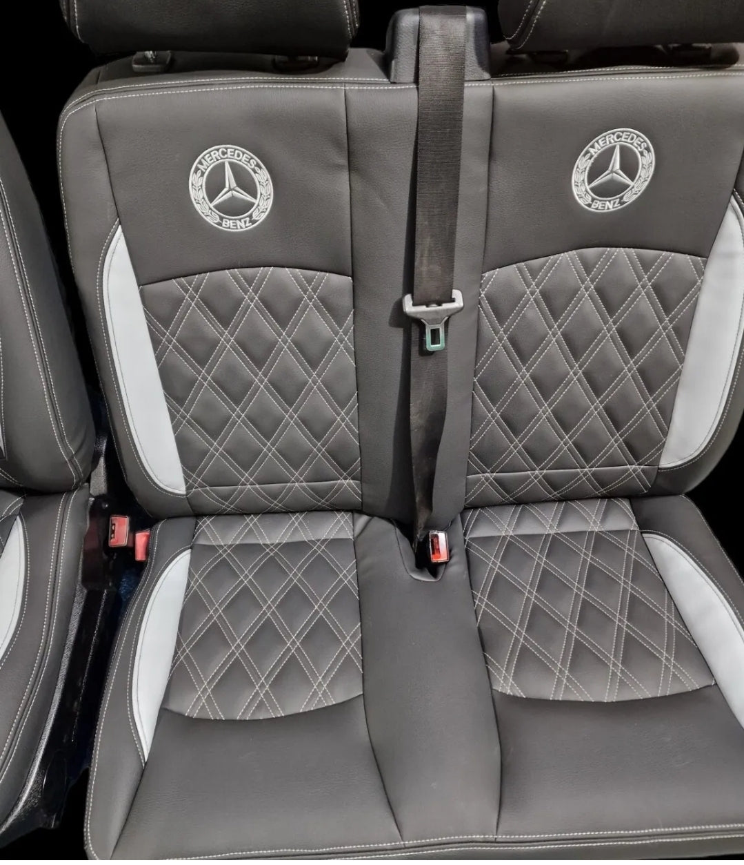 Mercedes Vito or Viano W639 Front seats in black and red image 1