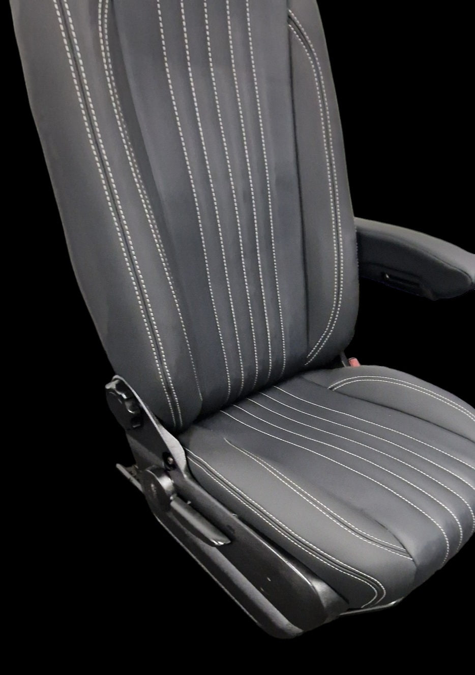 Mercedes Sprinter Seats With Vertical Lines  image 10