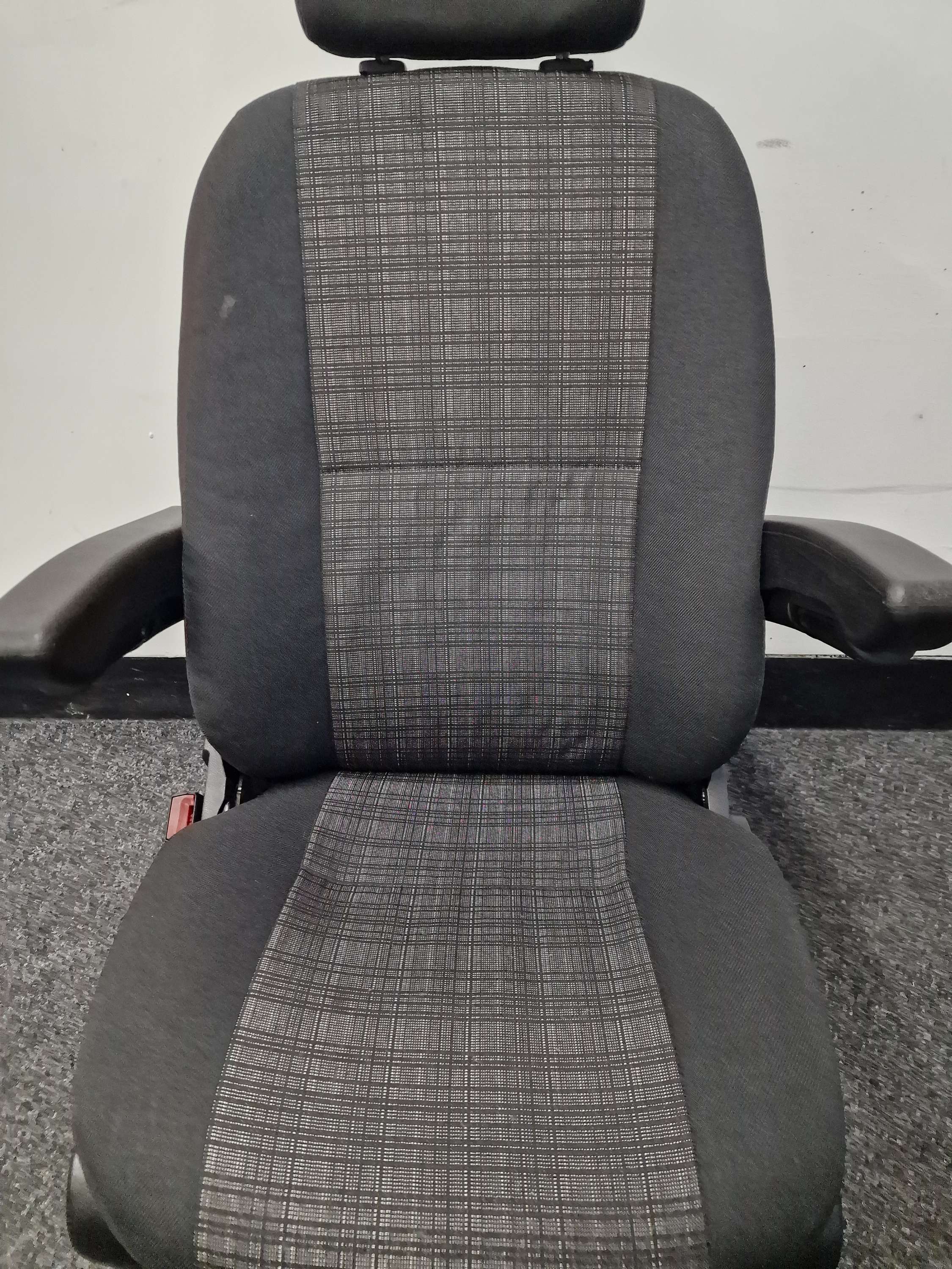 Mercedes Sprinter Passenger Single Seat 2006-17 image 3