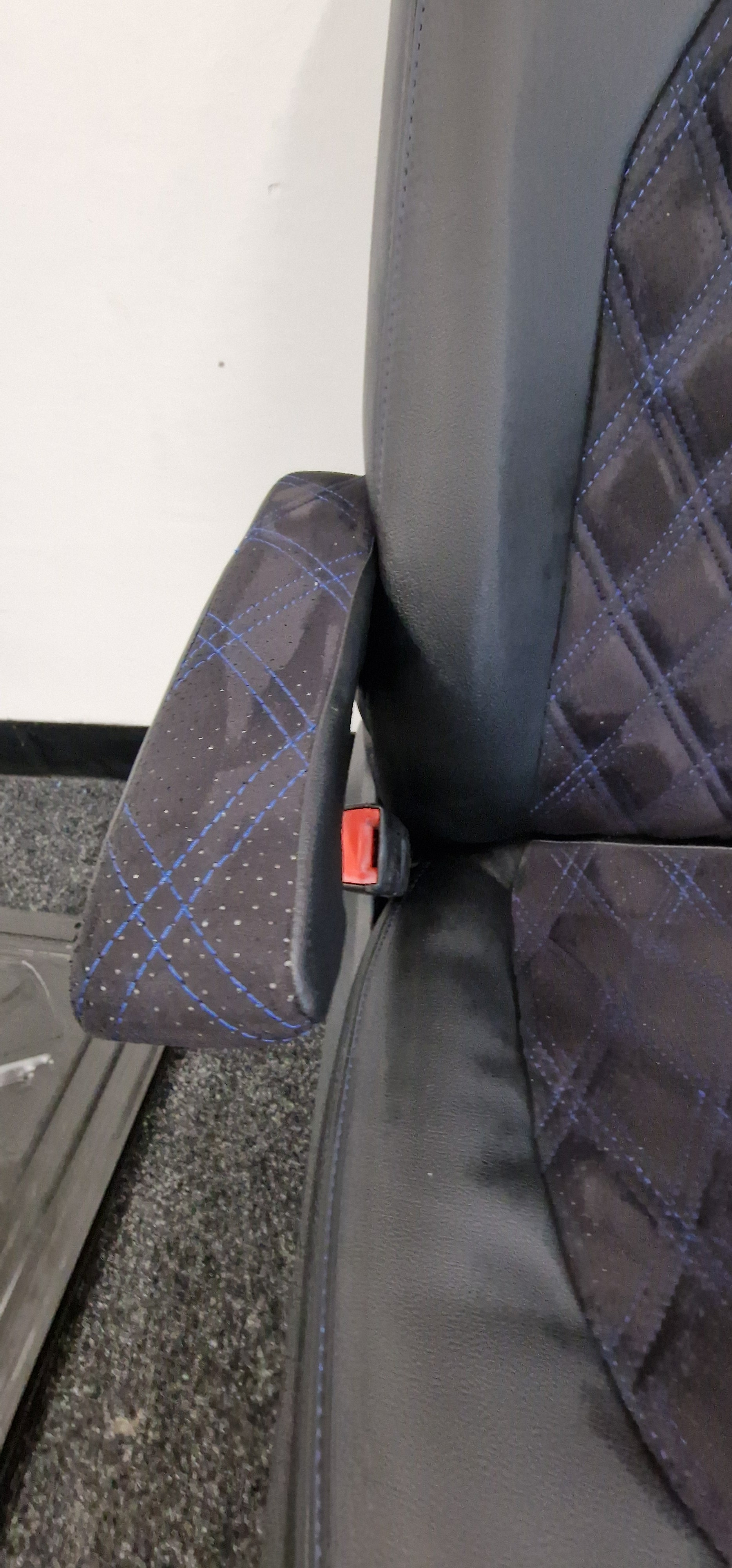 VW Crafter II MAN TGE 2016-2024 passenger seat single + Base+Swivel image 1