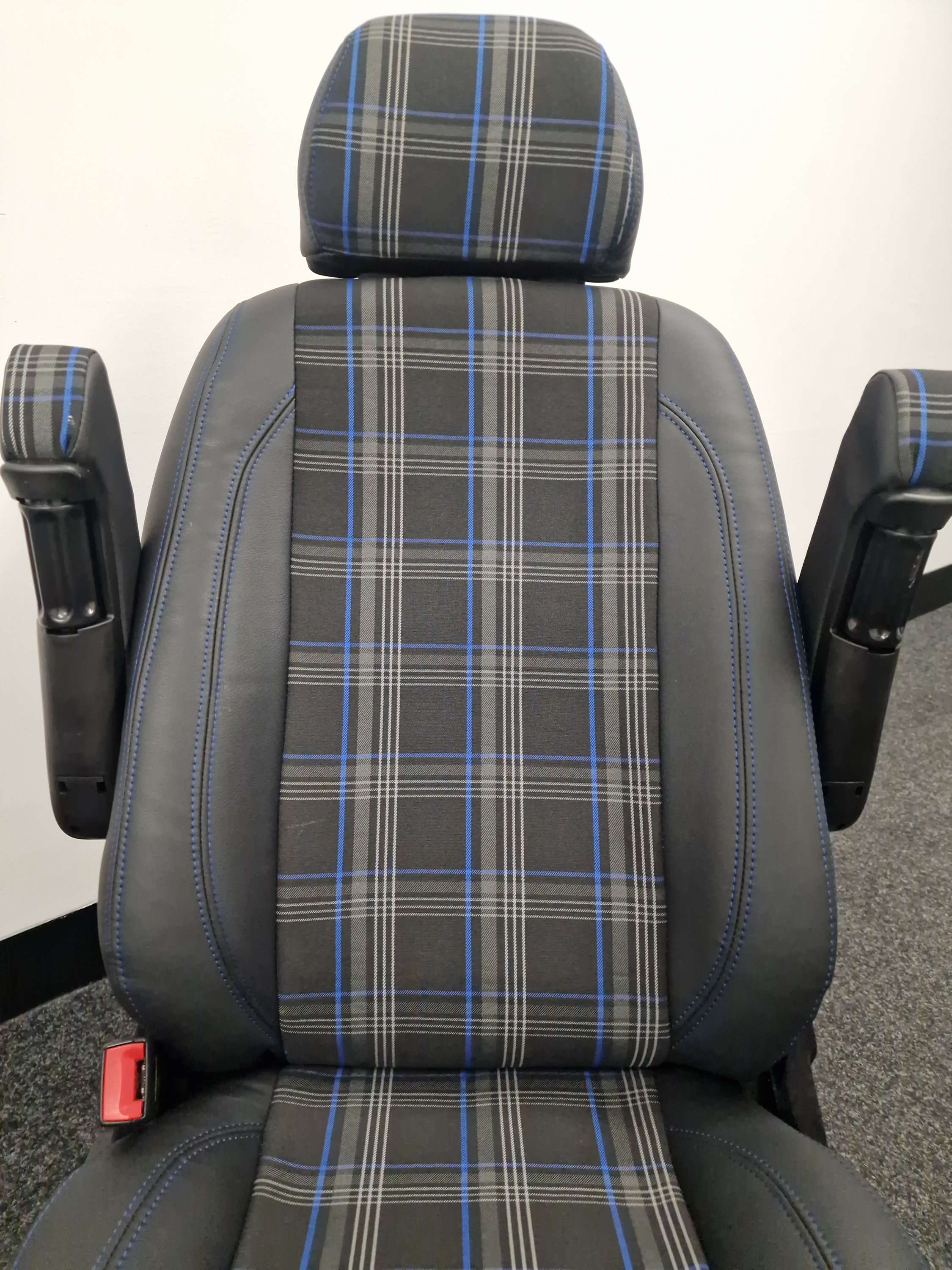 Mercedes Sprinter / Vw Crafter Captain 07/2017 Seats   image 4