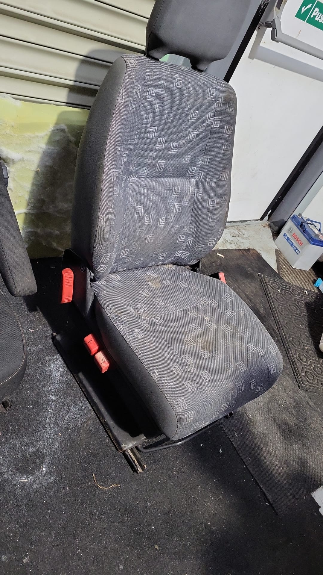 Mercedes Sprinter 2000-2006 passenger seat + passenger seat base + Swivel plate image 1
