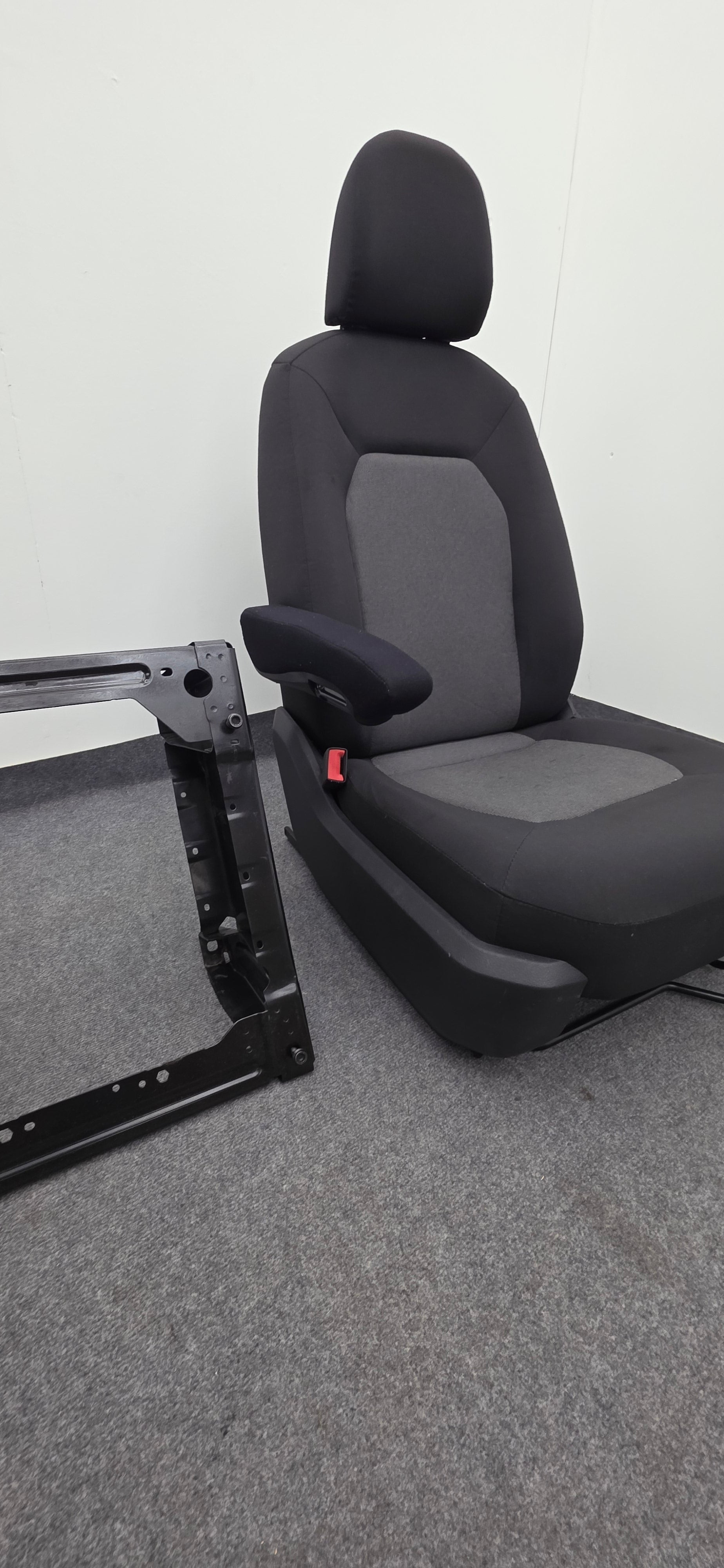Seat VW Crafter II MAN TGE 2017-2024 passenger seat single + Base   image 5