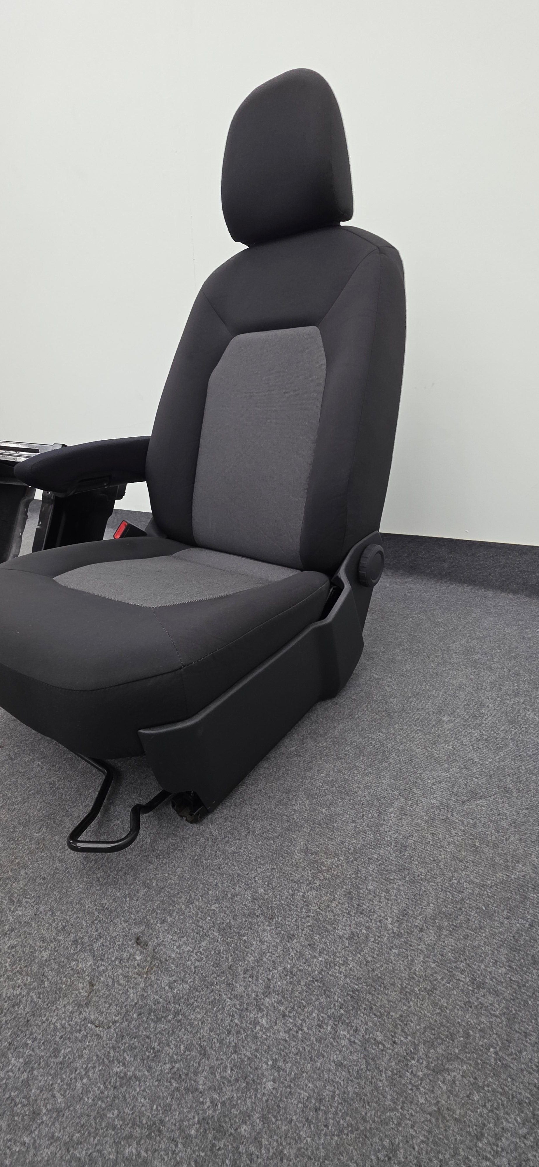 Seat VW Crafter II MAN TGE 2017-2024 passenger seat single + Base   image 6