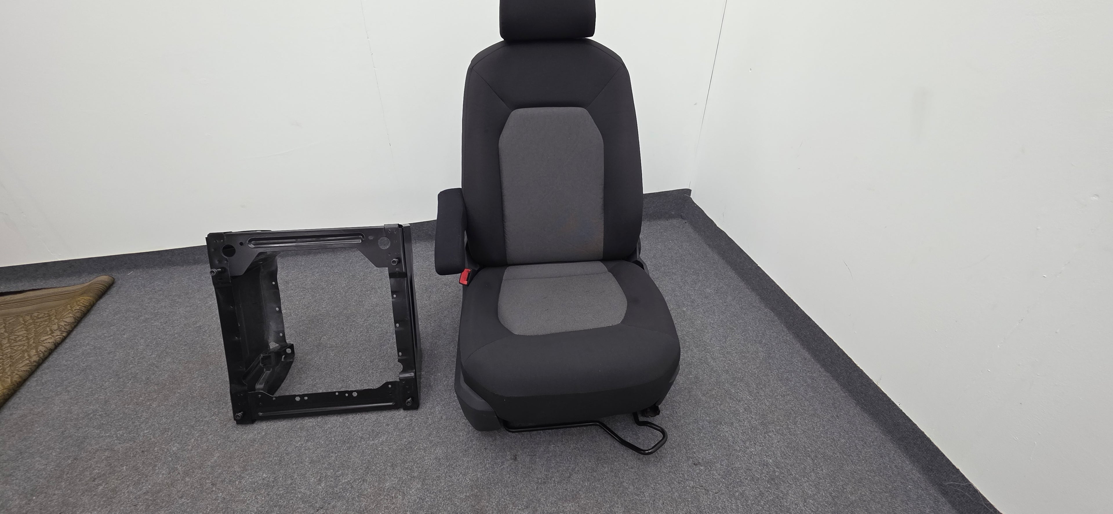 Seat VW Crafter II MAN TGE 2017-2024 passenger seat single + Base   image 3