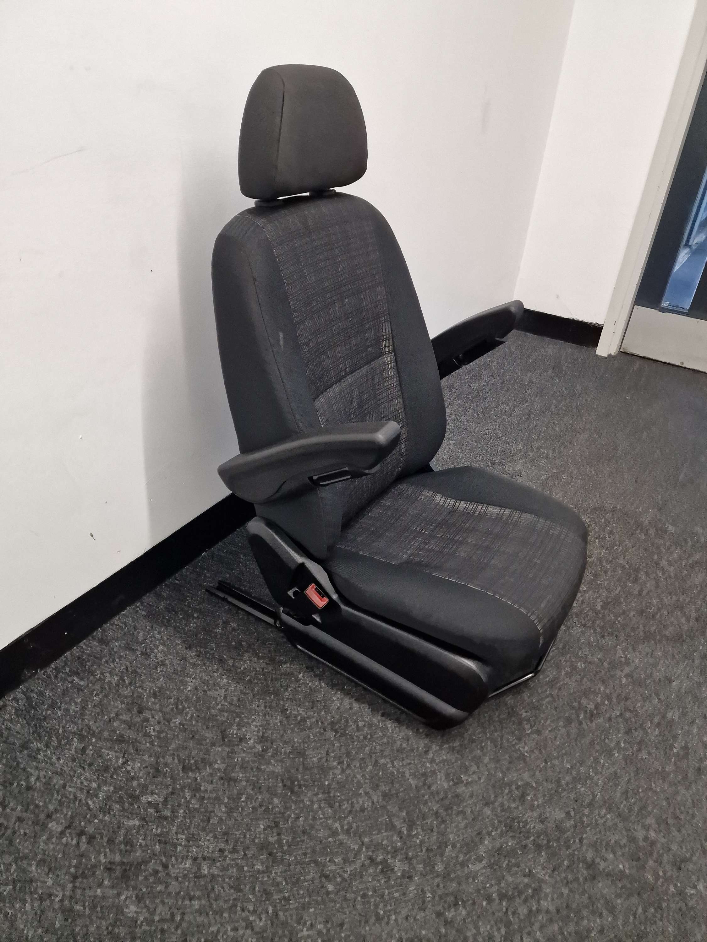 Mercedes Sprinter Passenger Single Seat 2006-17 image 6