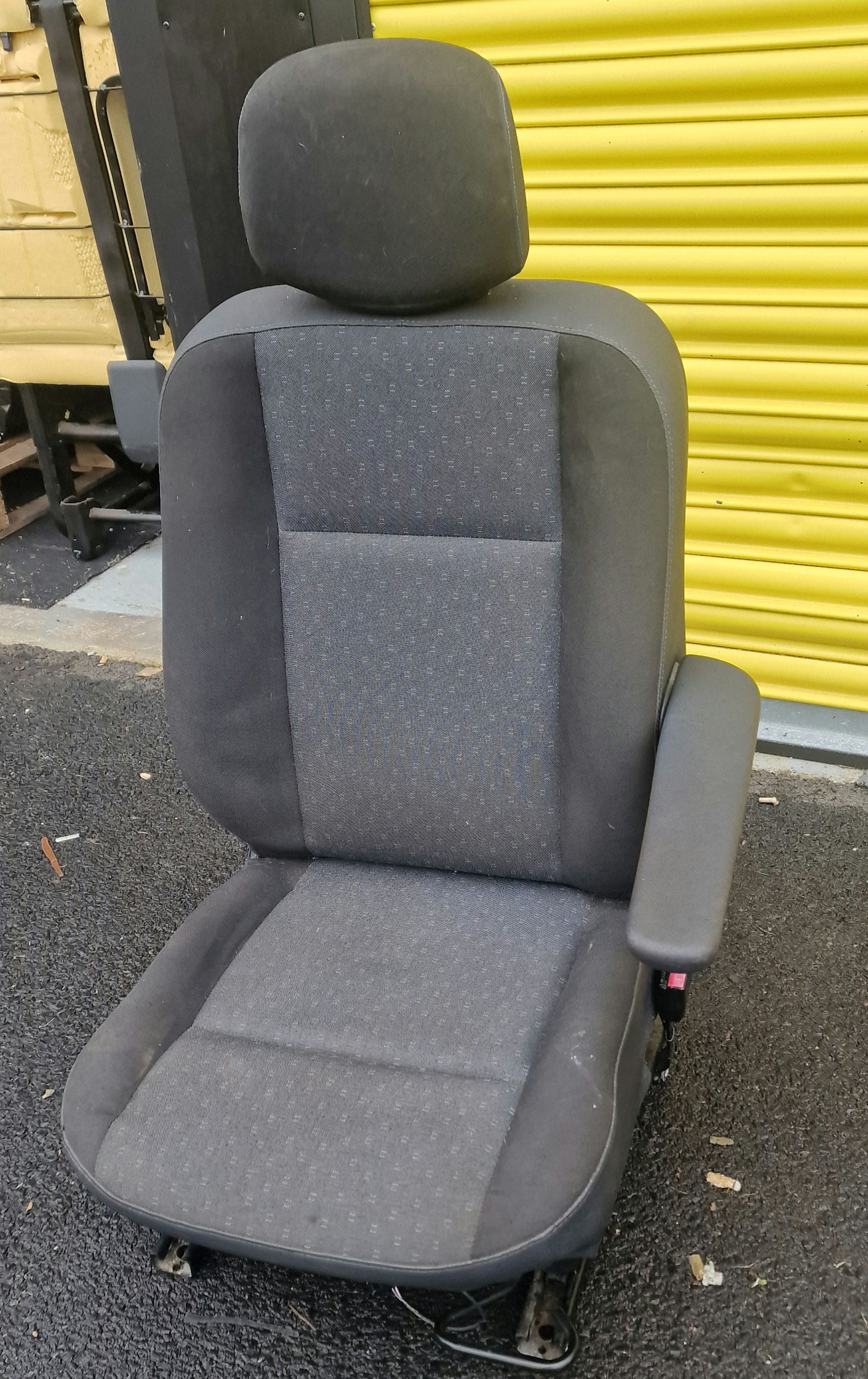 Renault Master /  Movano NV400 -  Drivers Seat  2010-Onward image 2