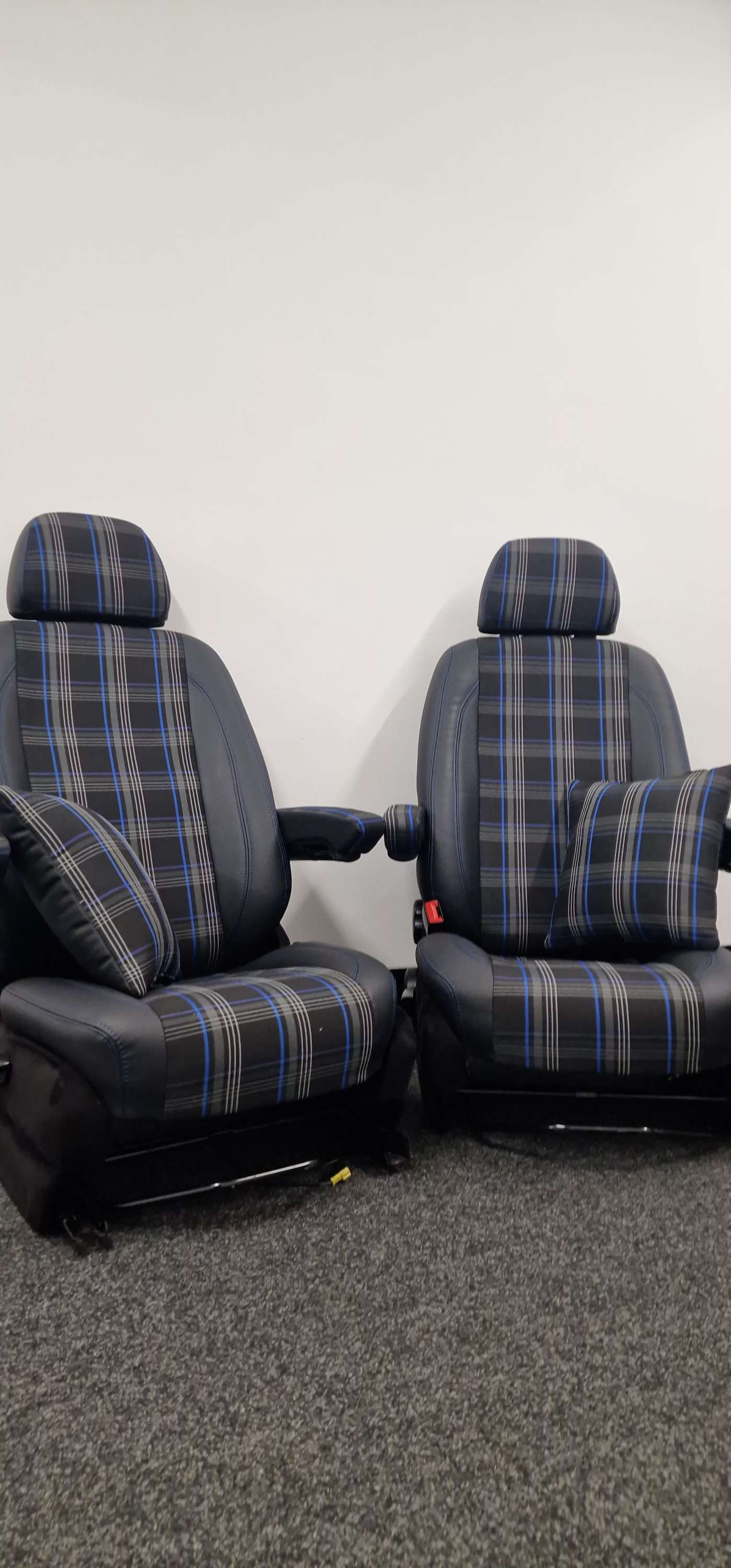 Mercedes Sprinter / Vw Crafter Captain 07/2017 Seats   image 3