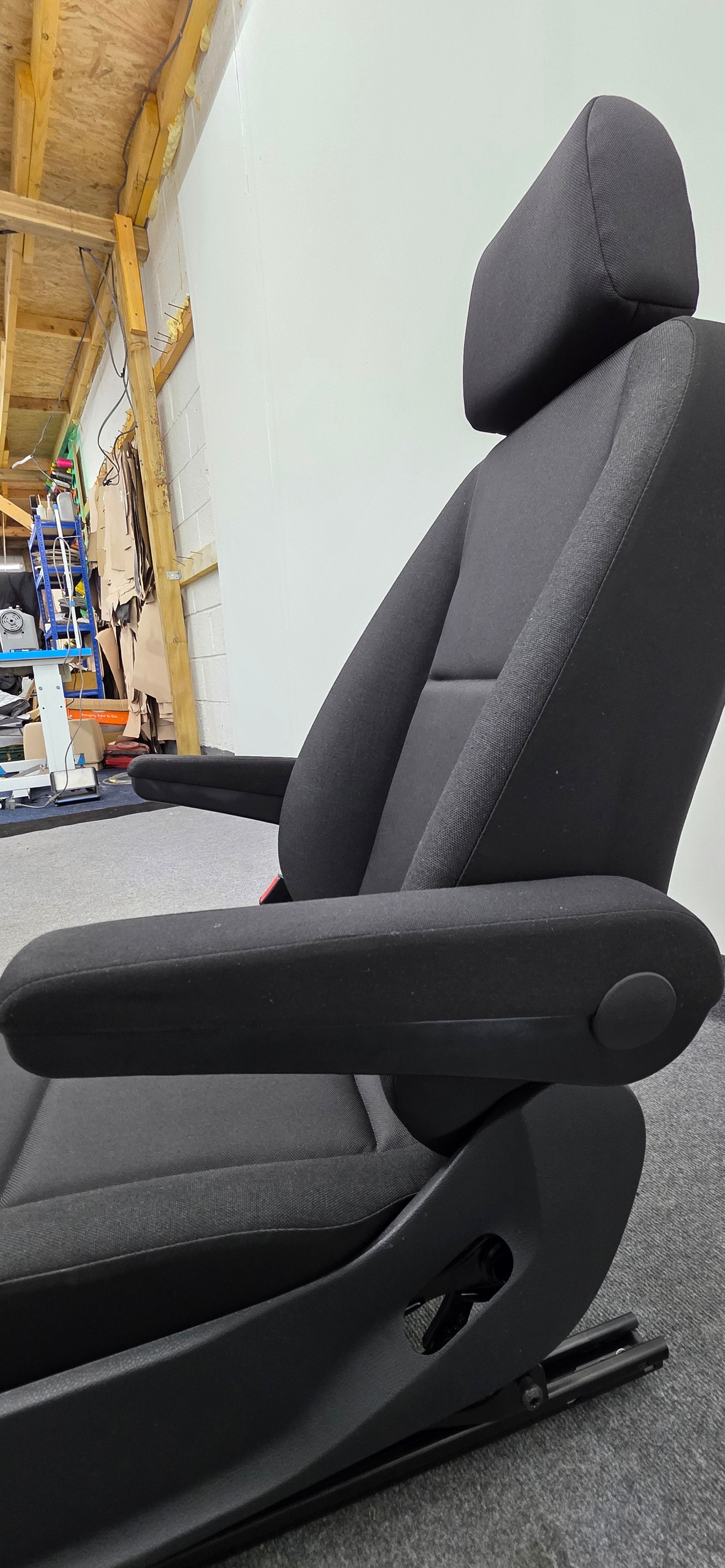MERCEDES SPRINTER W907 SEAT FRONT SINGLE PASSENGER SEAT  image 8