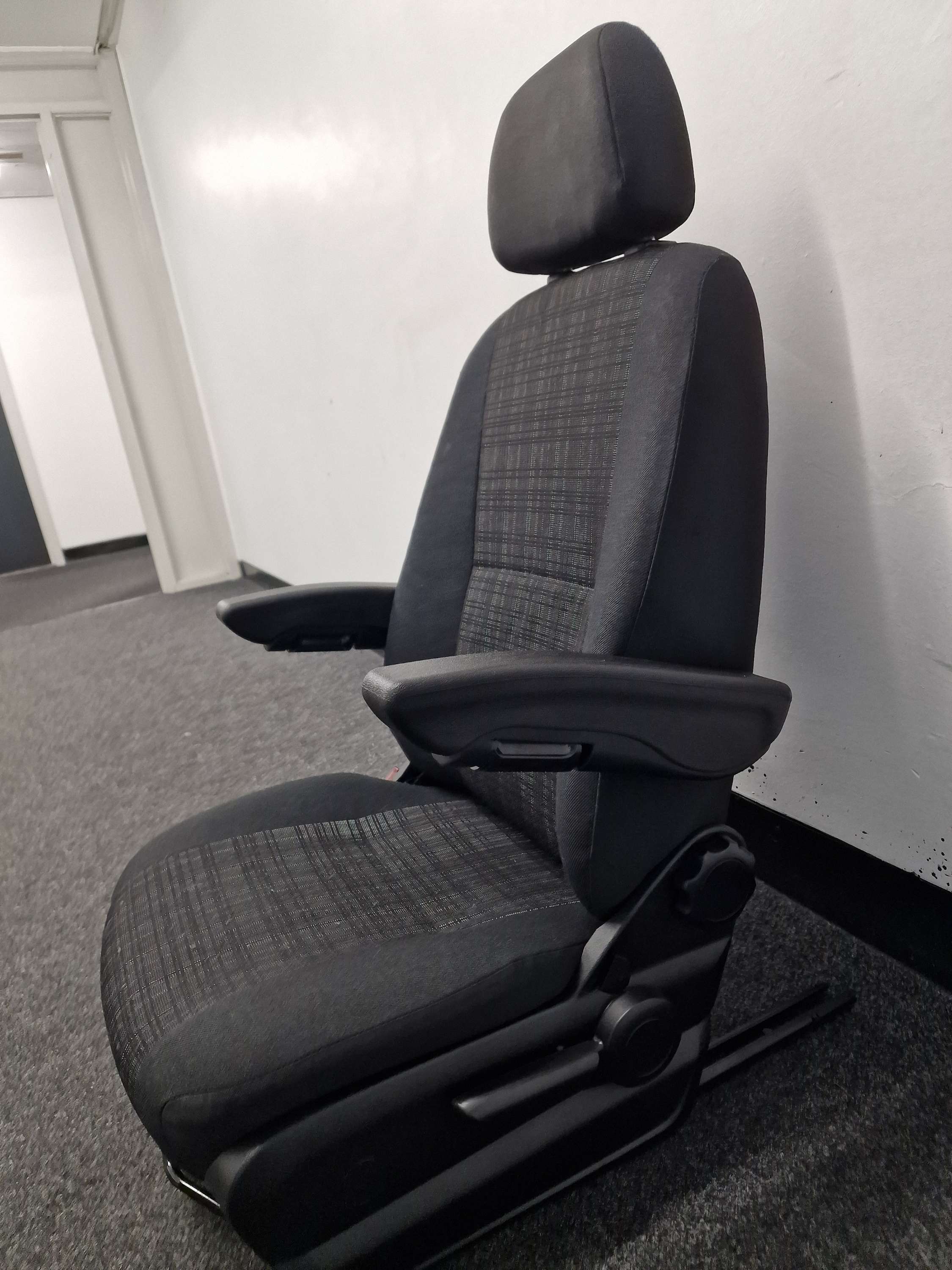 Mercedes Sprinter Passenger Single Seat 2006-17 image 2