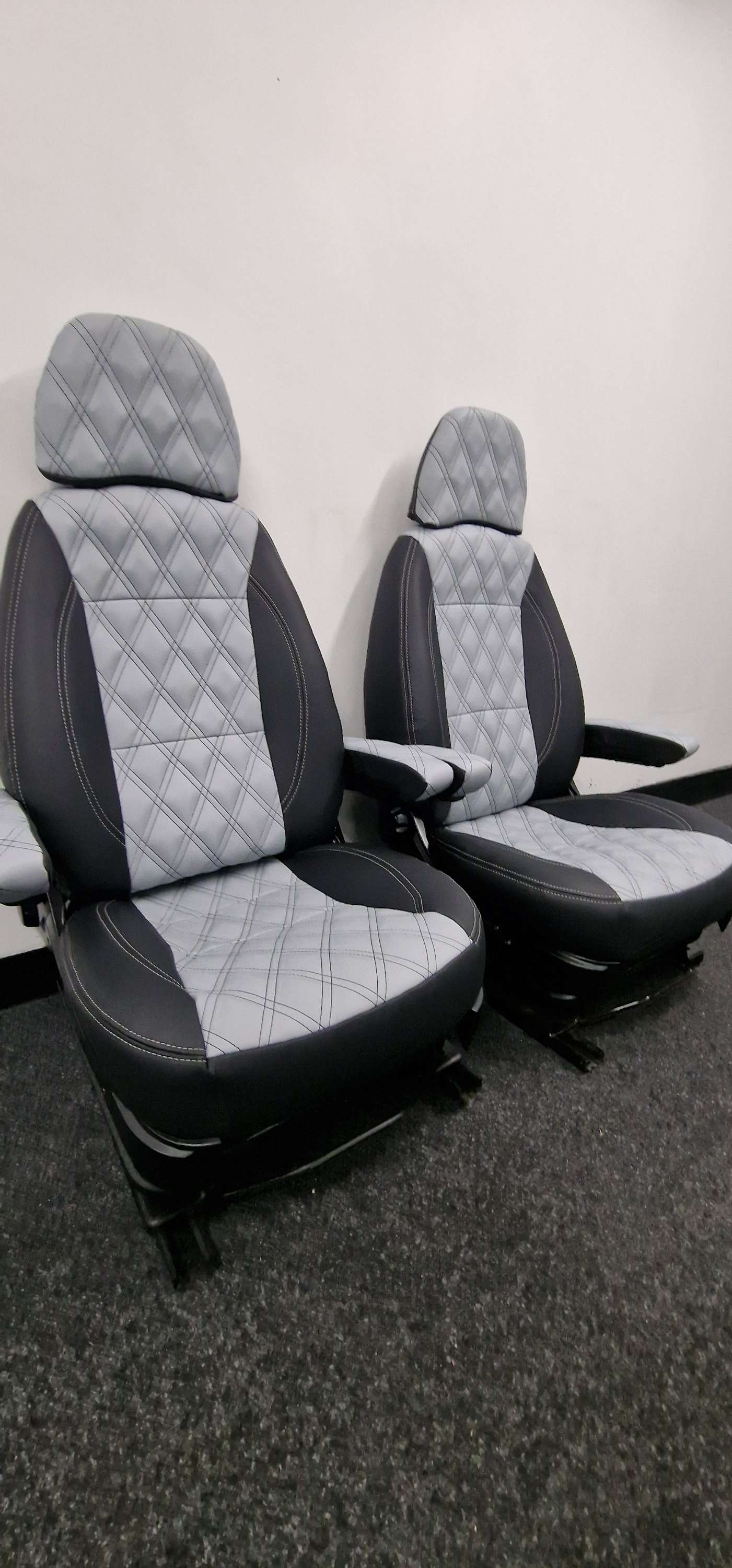 Fiat Ducato, Peugeot Boxer, Citroën Relay, Captain Seats with 4 armrest image 6