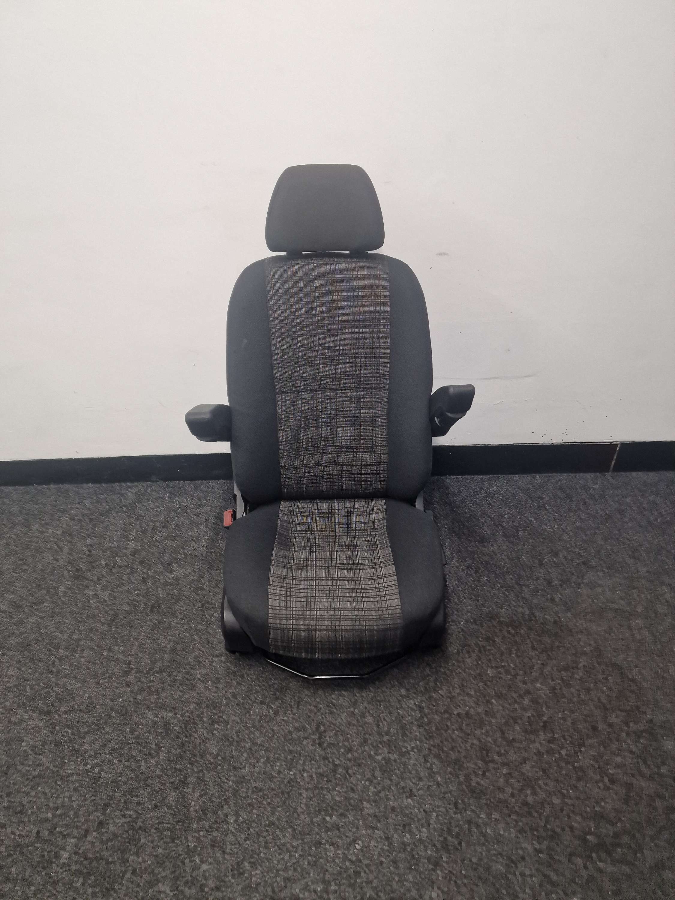Mercedes Sprinter Passenger Single Seat 2006-17 image 7