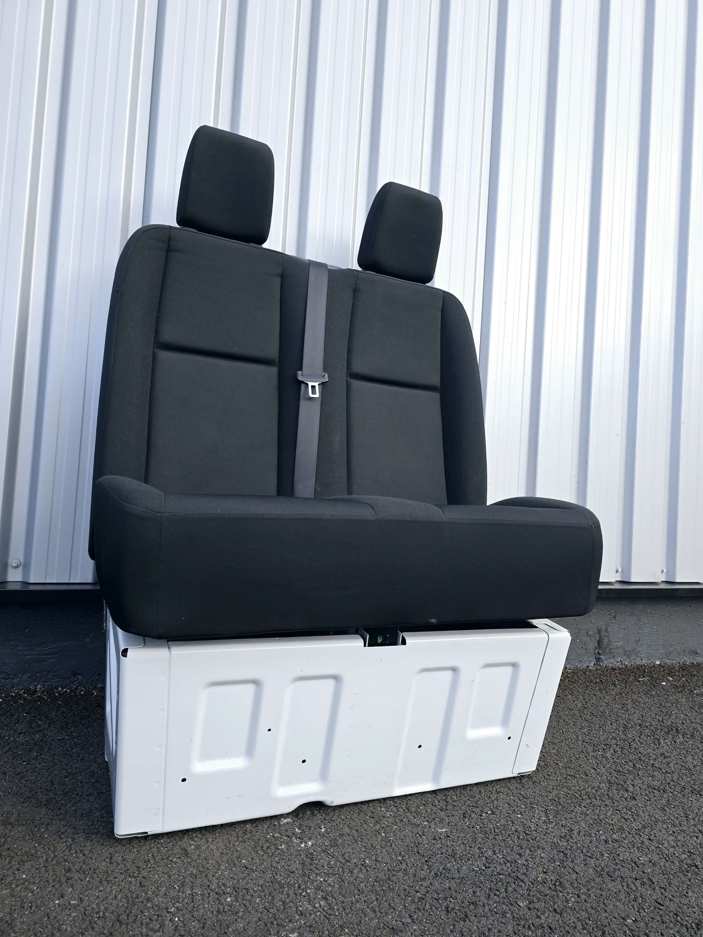 MERCEDES SPRINTER W907 SEAT FRONT PASSENGER SEAT AND BSAE image 0