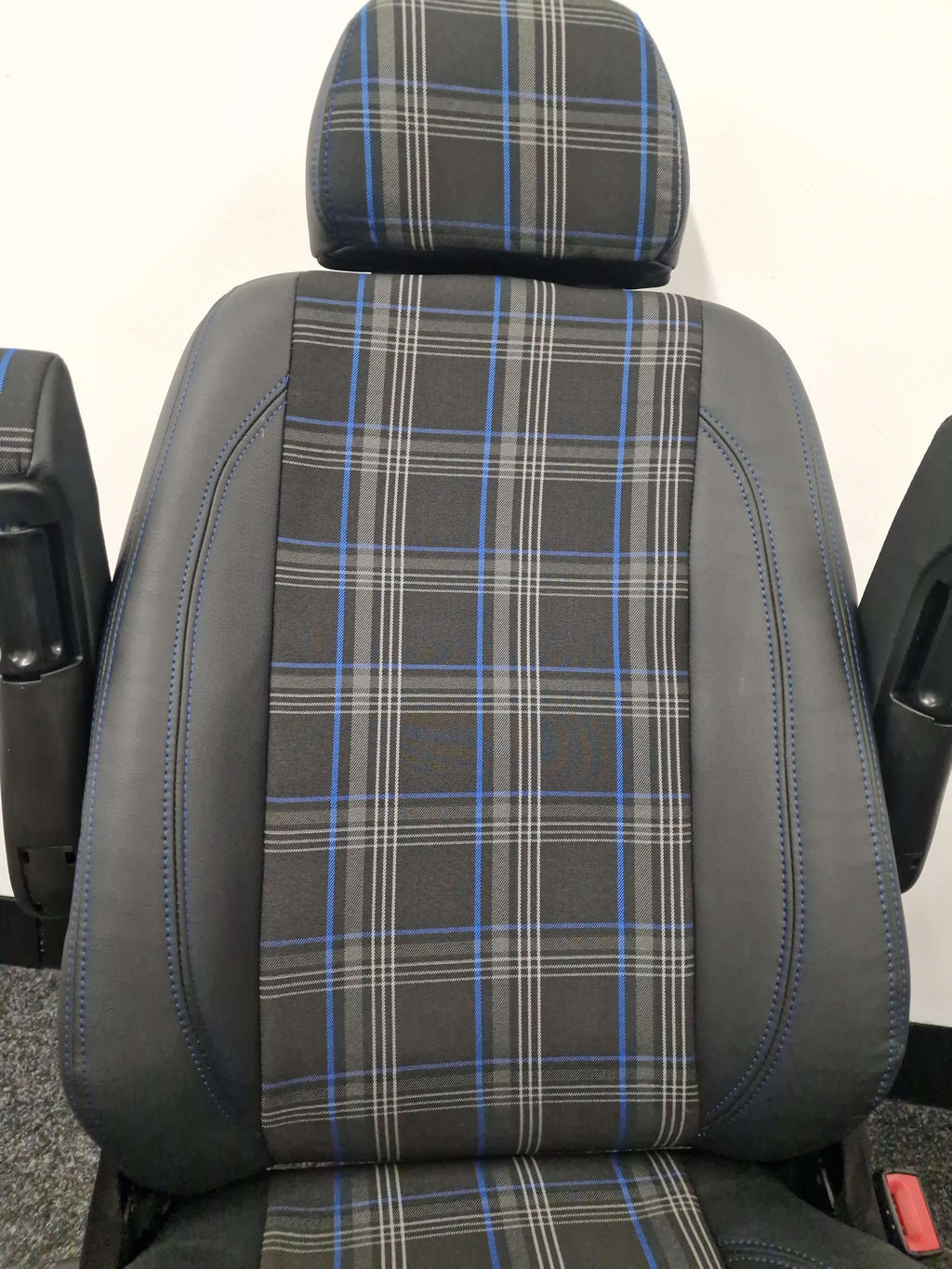  Mercedes Sprinter / Vw Crafter Captain 07/2017 Seats   image 6