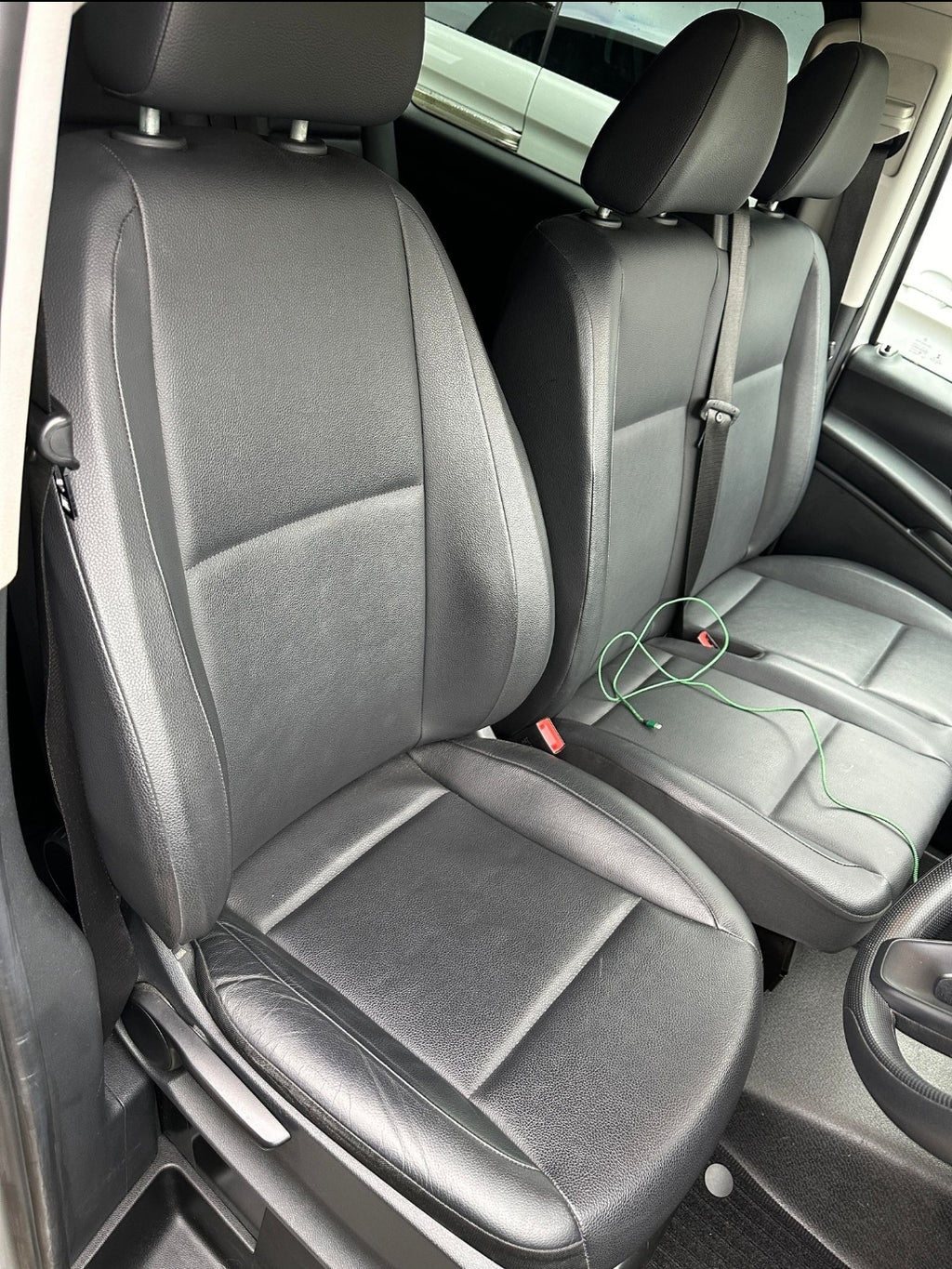Mercedes Vito Double seat Converting to Single Passenger Seat with 1 armrest  image 0