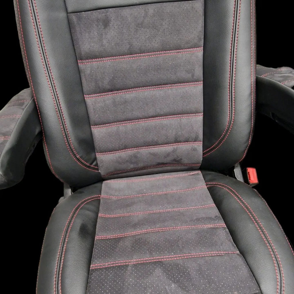 MERCEDES SPRINTER SEATS WITH HORIZONTAL LINES horizontal lines image 3
