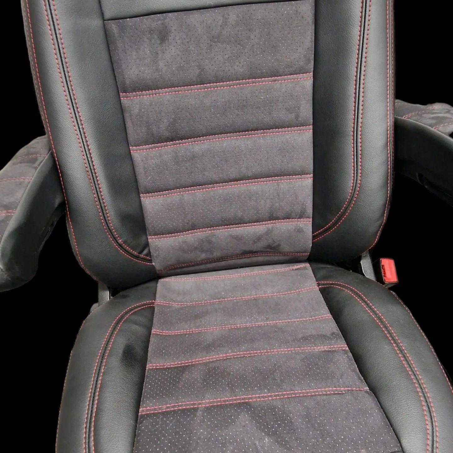 MERCEDES SPRINTER SEATS WITH HORIZONTAL LINES horizontal lines image 3
