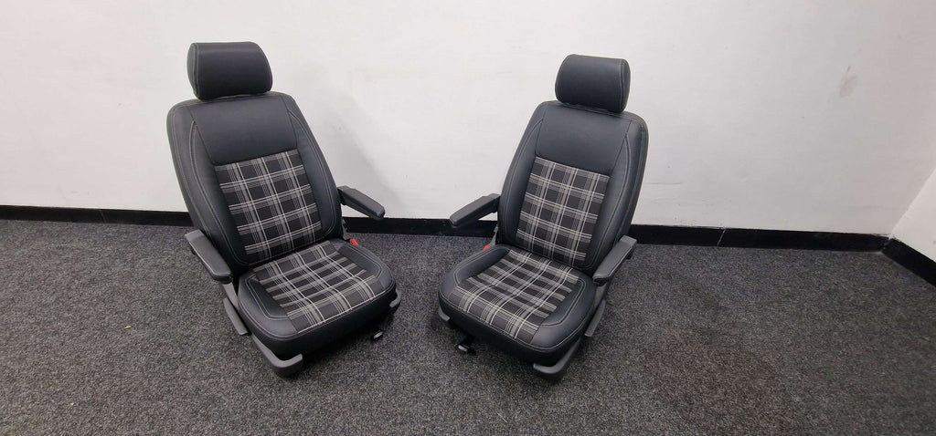 VW  Transporter T5 captain Seats  in Tartan image 0