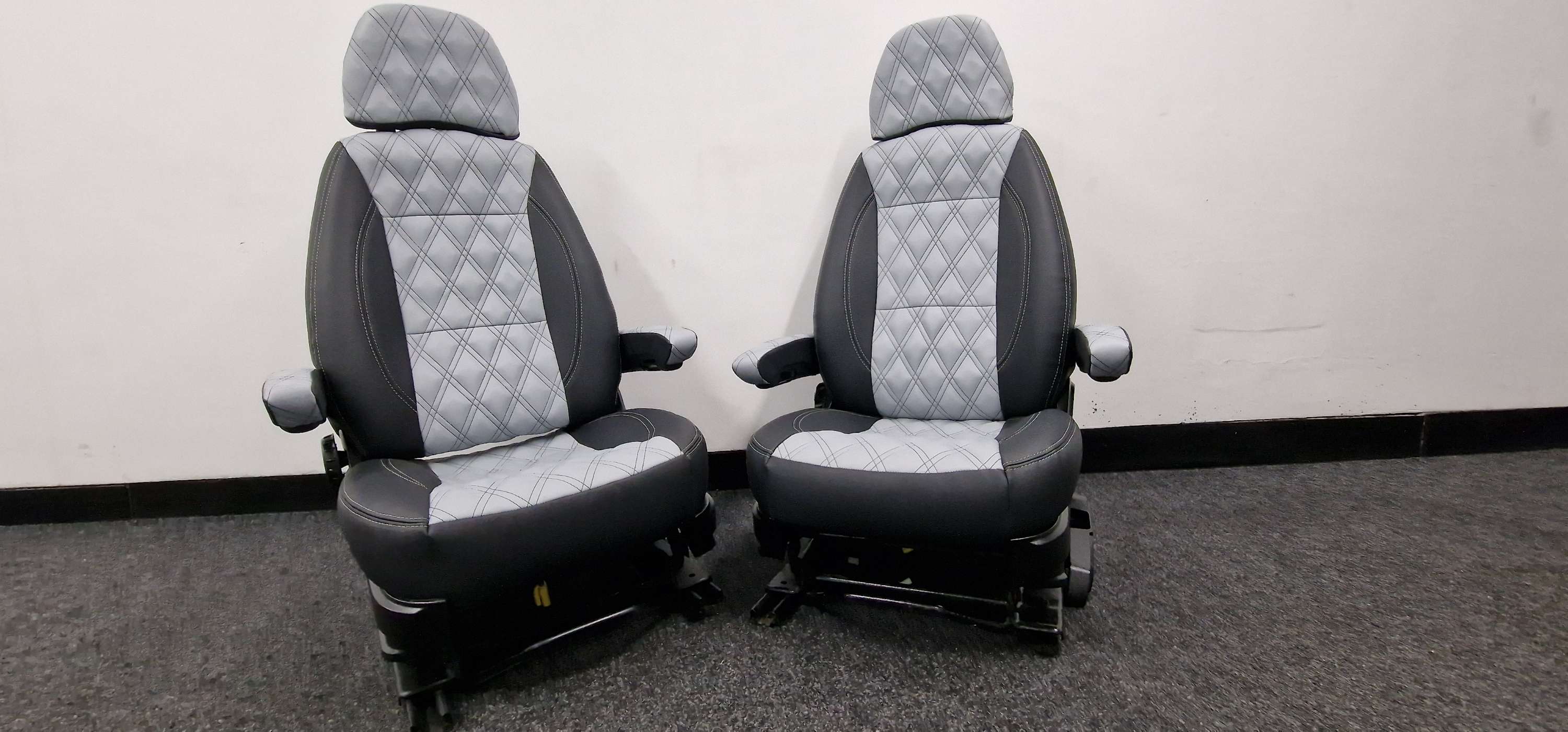 Fiat Ducato, Peugeot Boxer, Citroën Relay, Captain Seats with 4 armrest image 4
