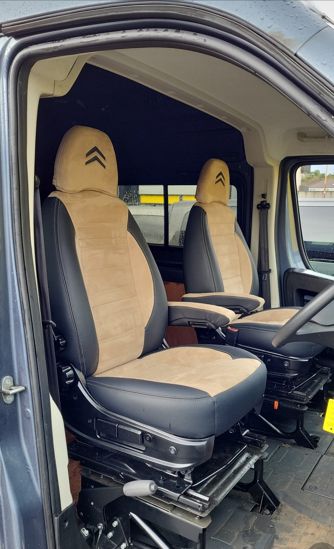 Ducato,Boxer,Captain Seats : Executive Campervan Seating Solution image 0