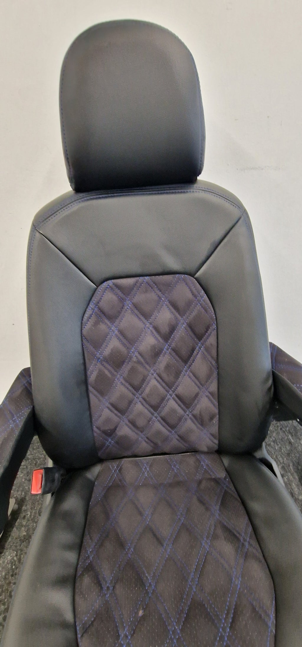 VW Crafter II MAN TGE 2016-2024 passenger seat single + Base+Swivel image 4