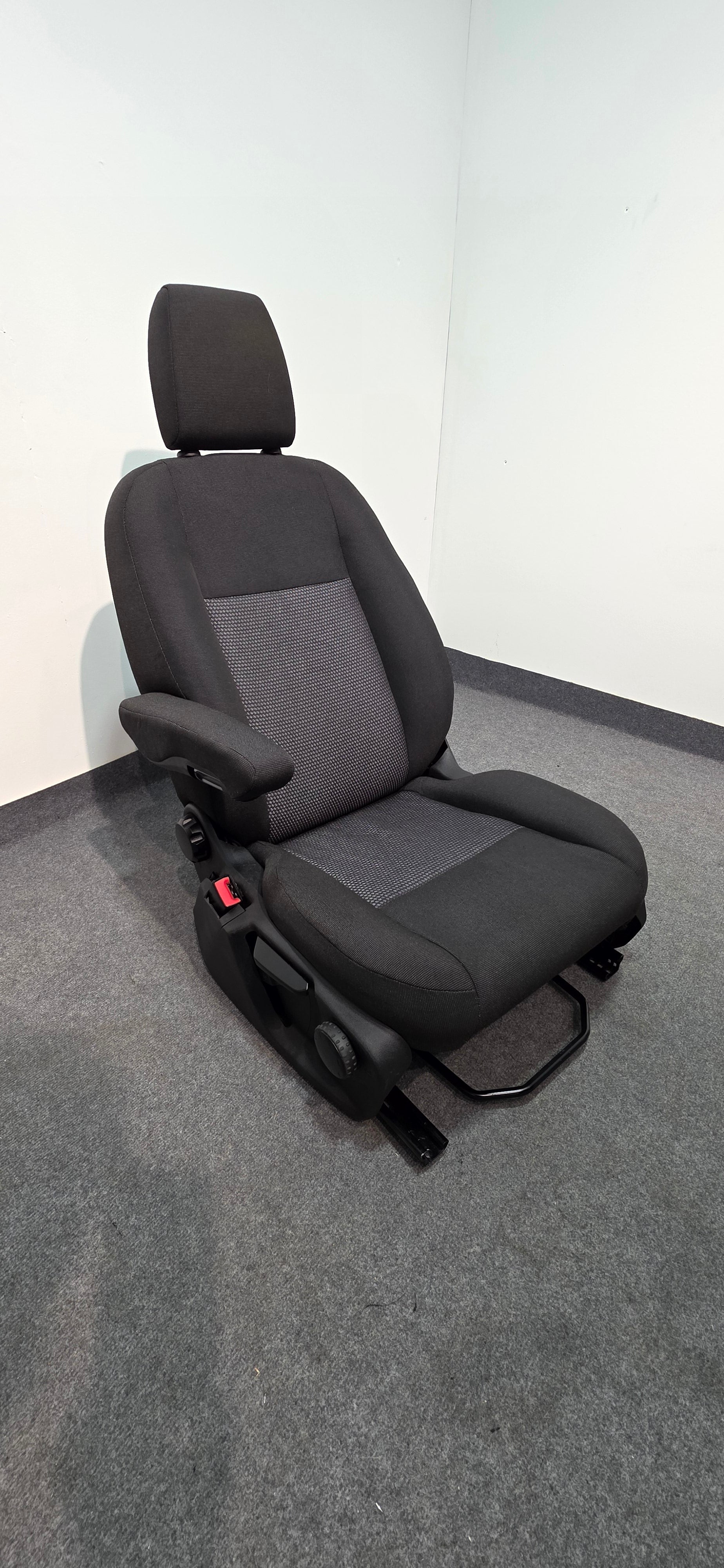 Ford Transit Custom Mk8 Passenger Seat With Armrest & image 0