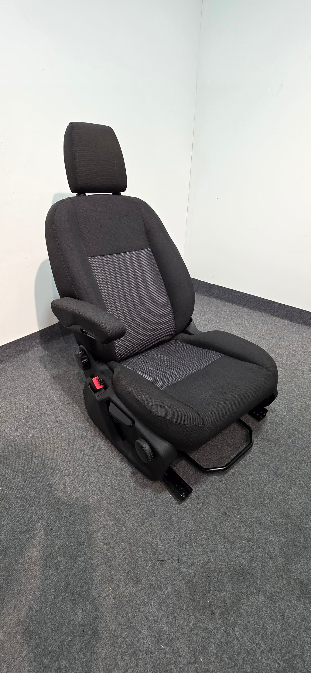  Ford Transit Custom Mk8 Passenger Seat With Armrest & image 0