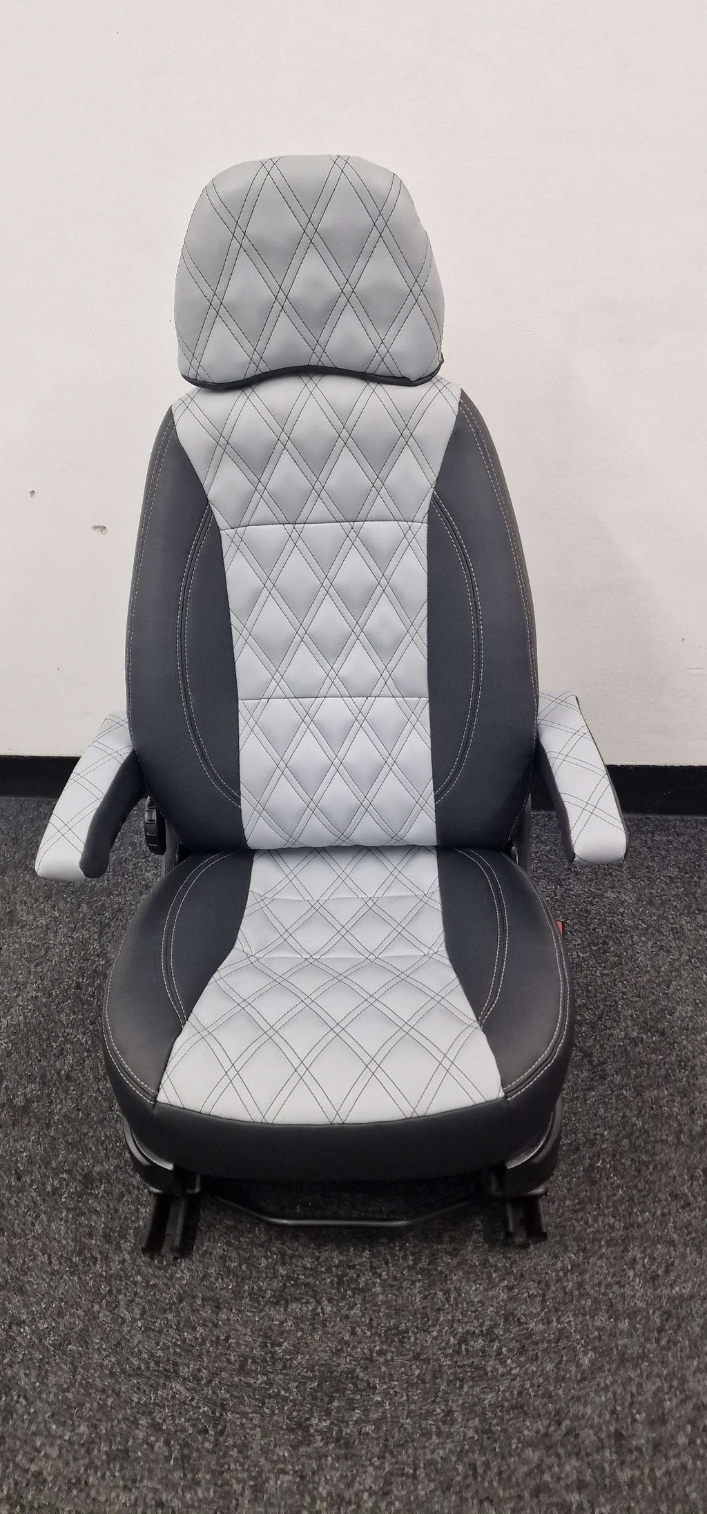 Fiat Ducato, Peugeot Boxer, Citroën Relay, Captain Seats with 4 armrest image 8