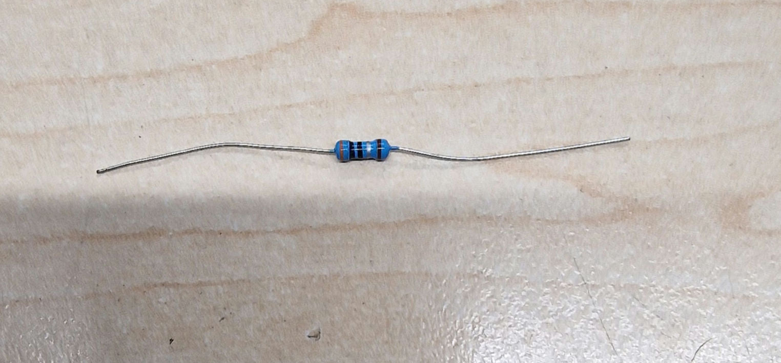 Mercedes Sprinter Airbag light Resistor  image 1