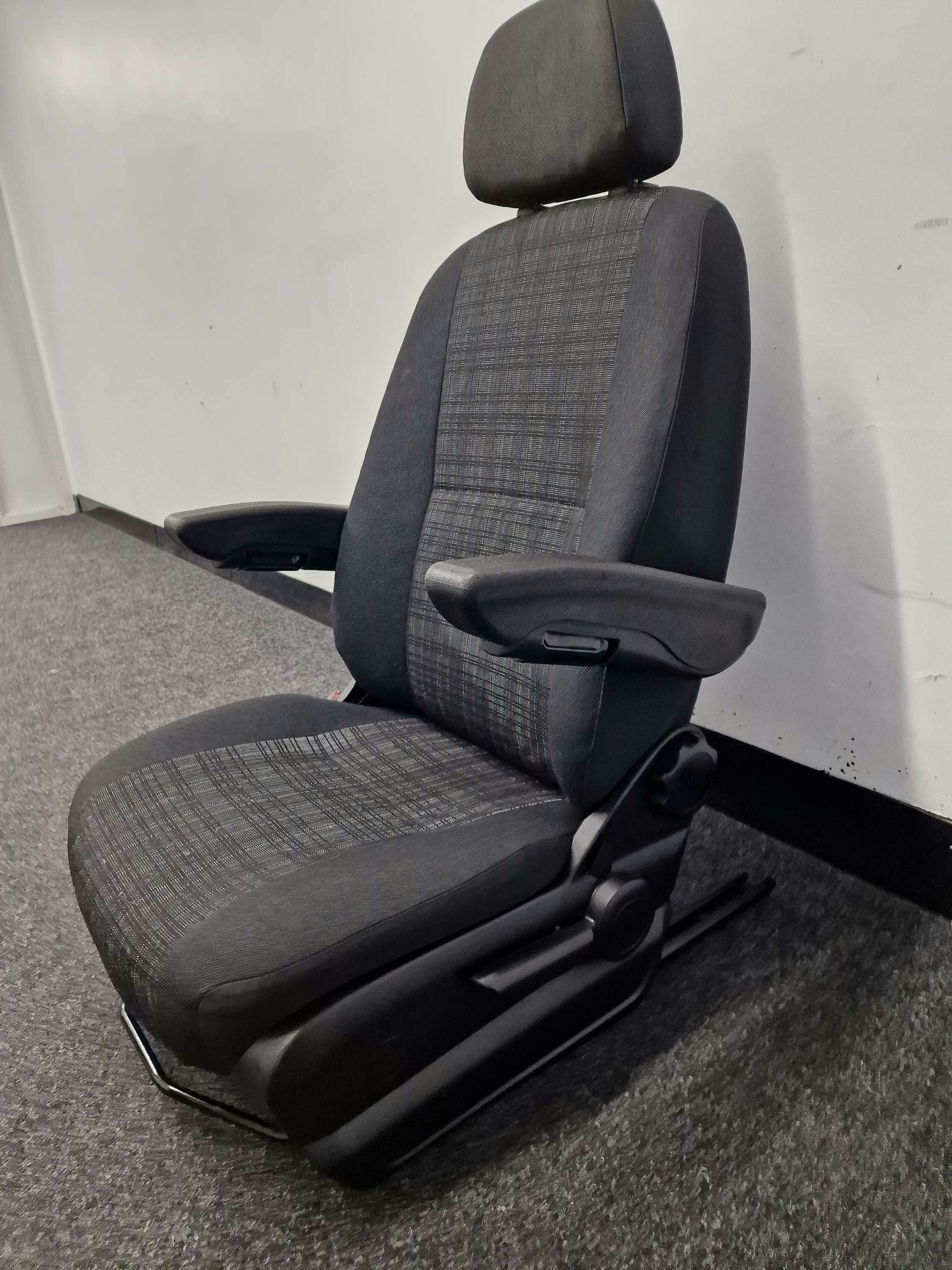 Mercedes Sprinter Passenger Single Seat 2006-17 image 0
