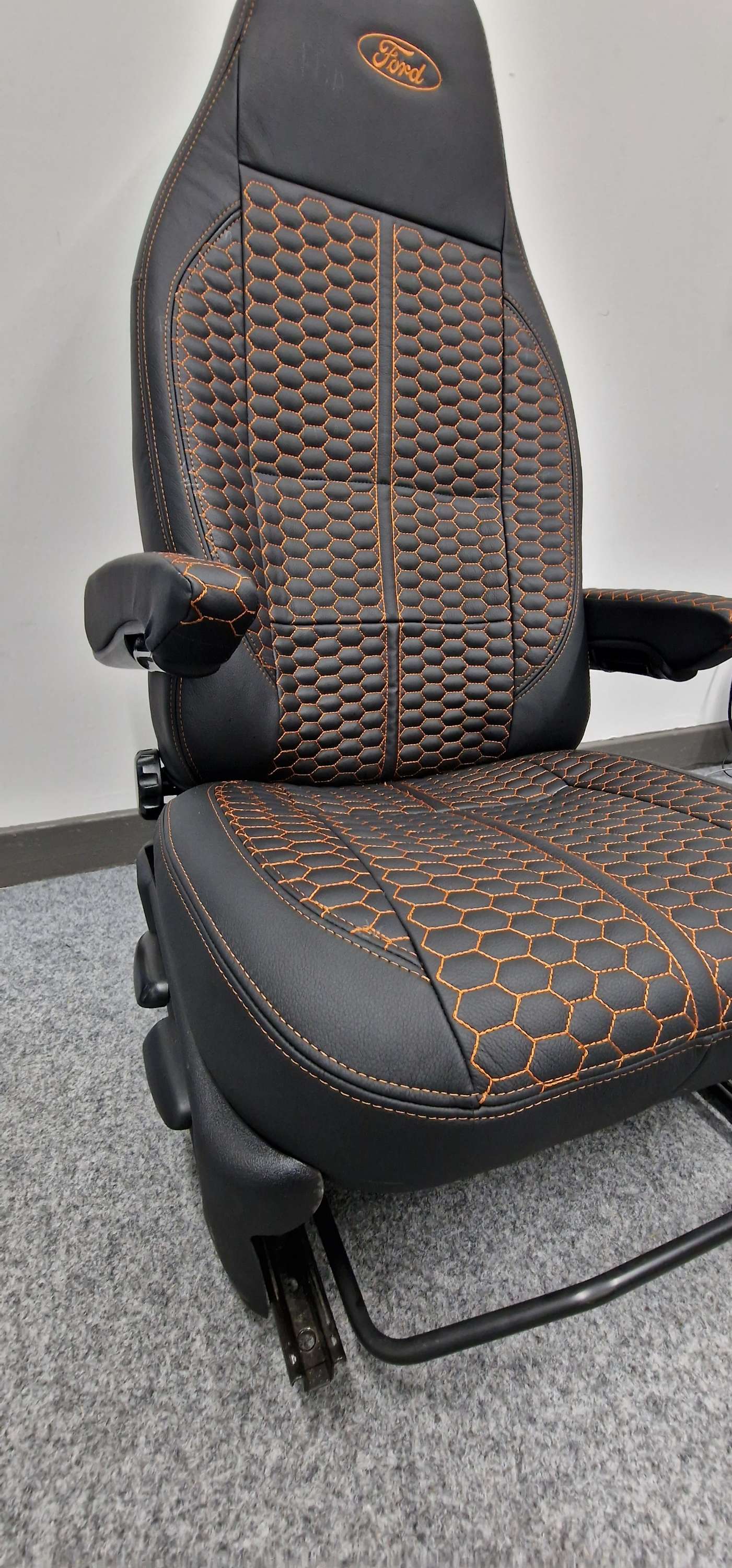 FORD TRANSIT MK6 DRIVERS SEAT WITH ARM REST 2001 - 2006 image 2