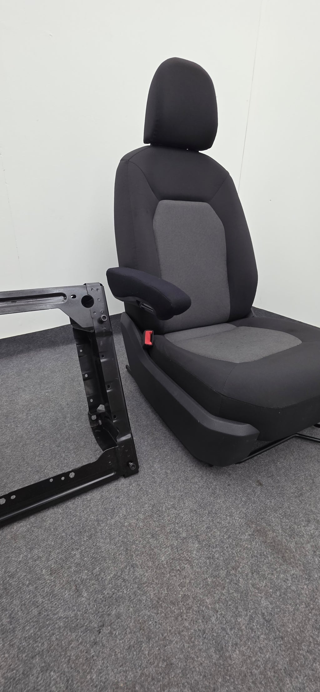 Seat VW Crafter II MAN TGE 2017-2024 passenger seat single + Base   image 5