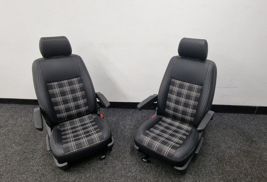 VW  Transporter T5 captain Seats  in Tartan image 3