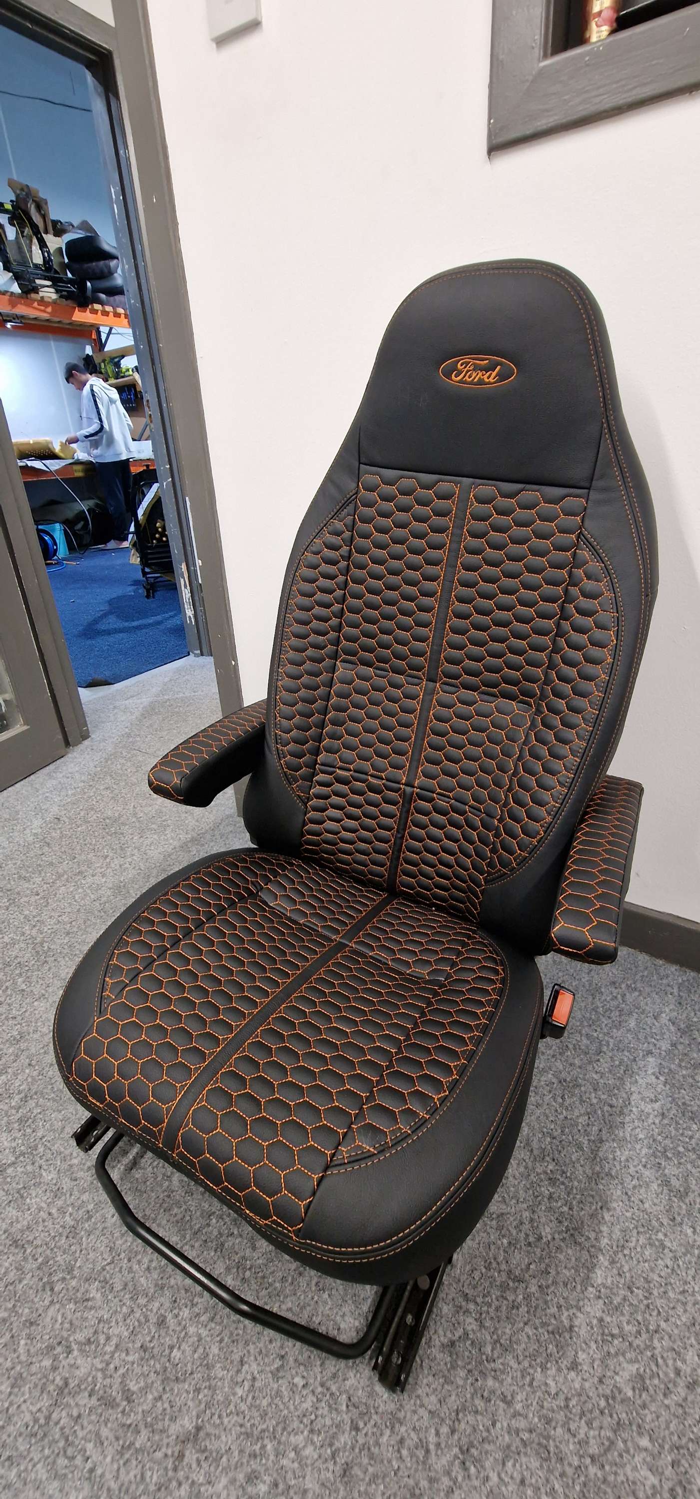 FORD TRANSIT MK6 DRIVERS SEAT WITH ARM REST 2001 - 2006 image 1
