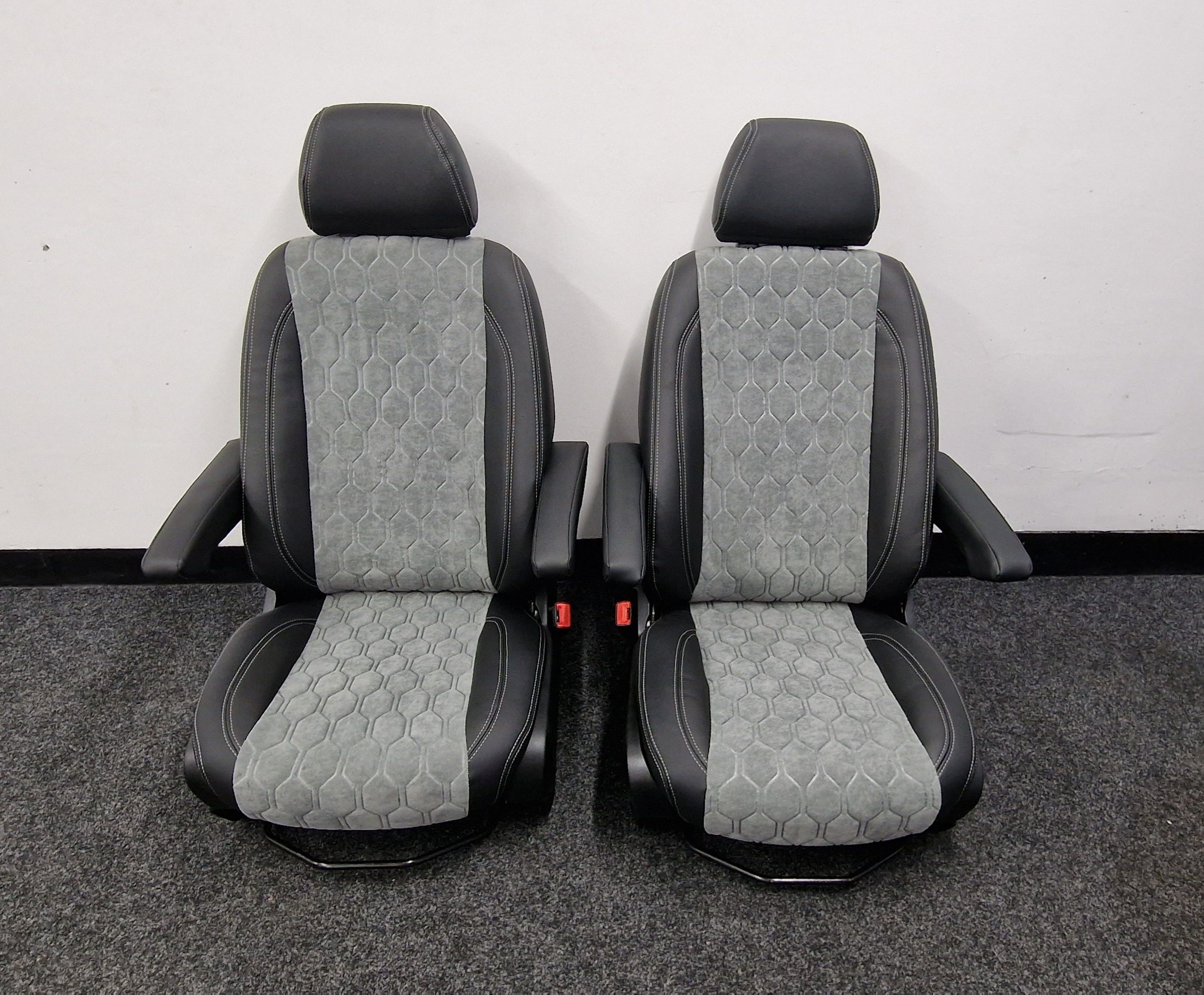 Mercedes Sprinter Captain Seats 2006/2022 gray honeycomb image 1