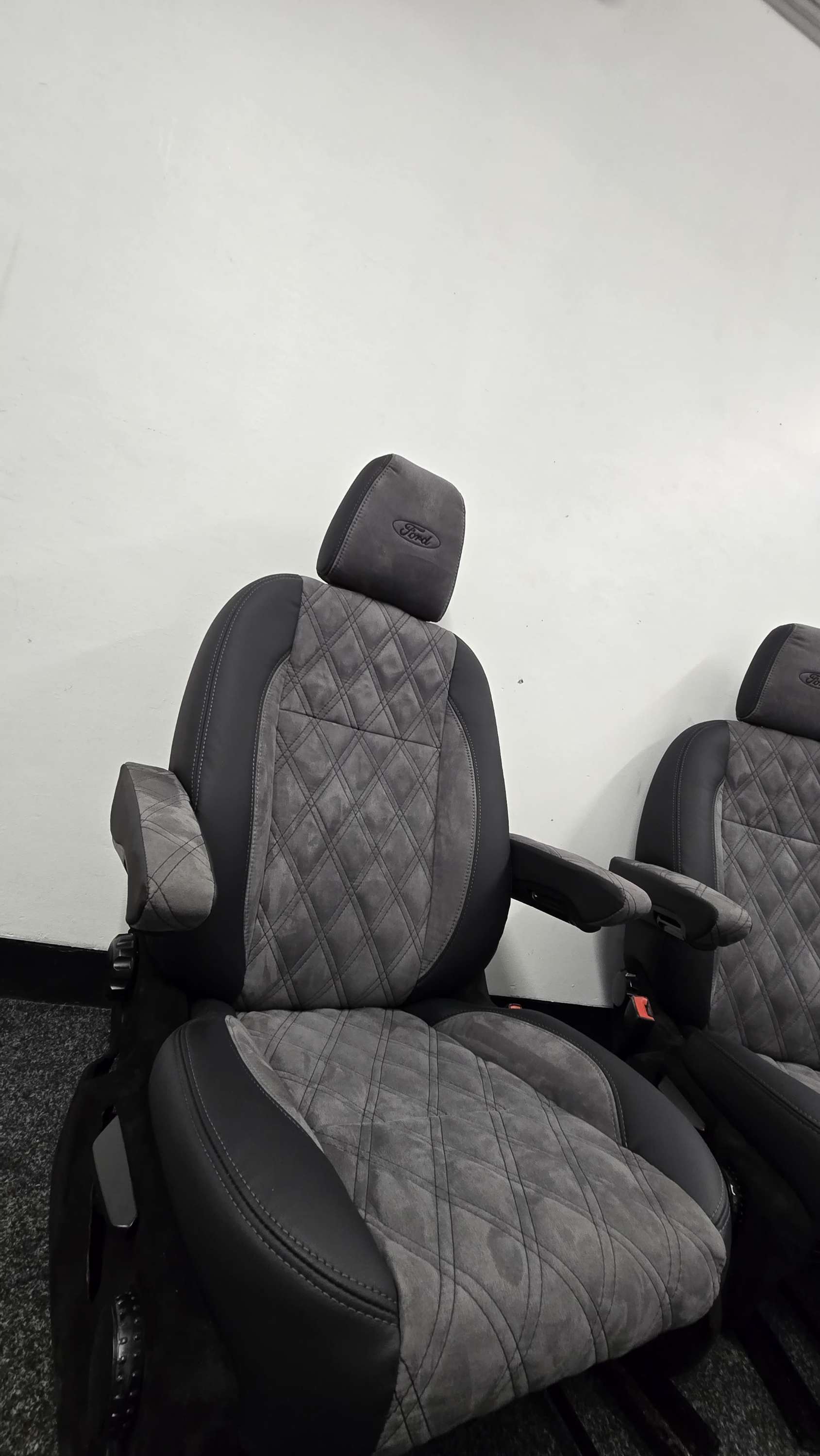 Ford Transit Custom 2 Captain Seats  mk8 image 2