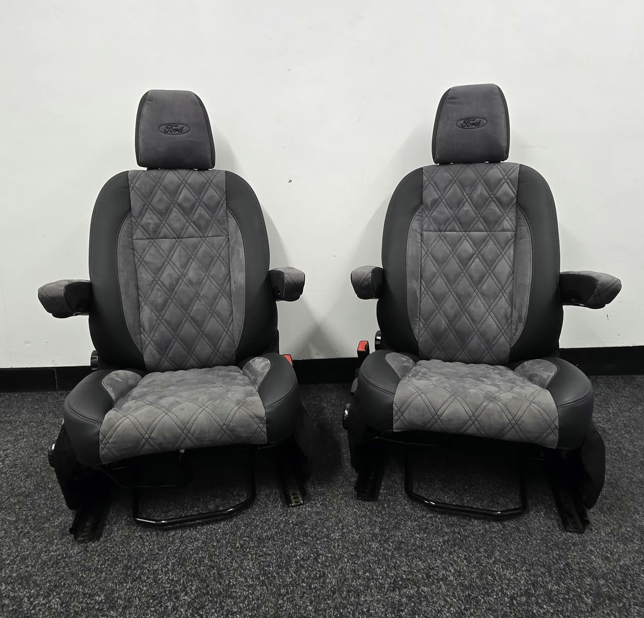 Ford Transit Custom 2 Captain Seats  mk8 image 4